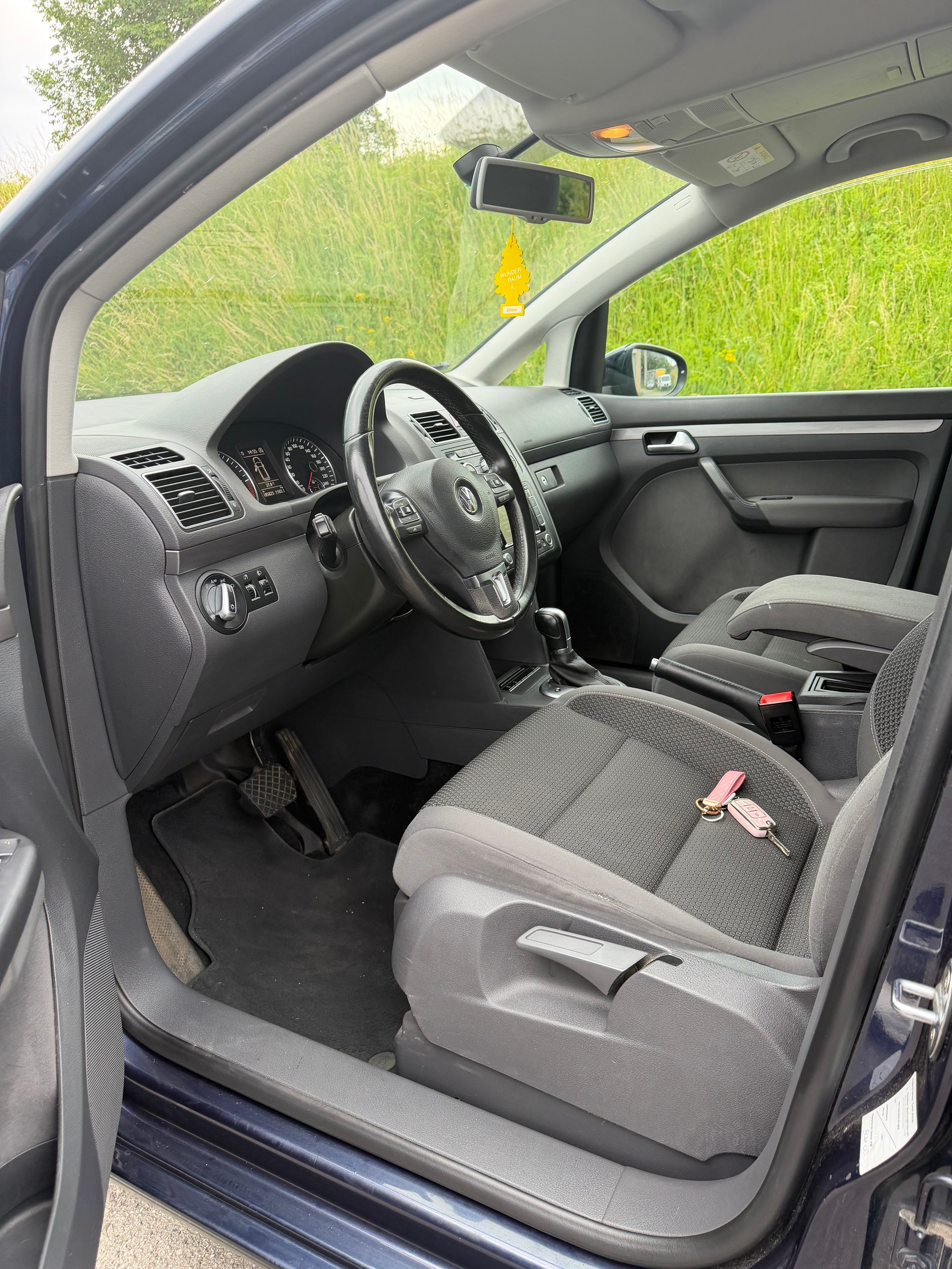 VW Touran 1.6 TDI BMT Comfortline DSG-image-10