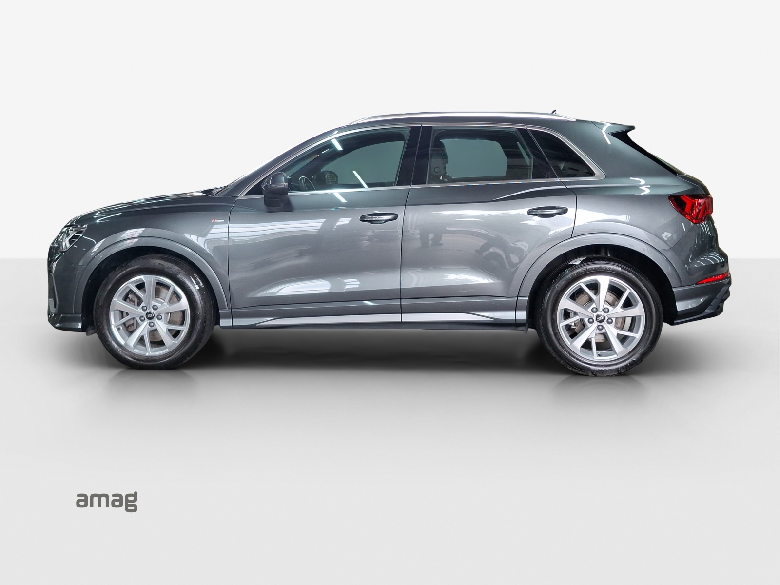AUDI Q3 40 TFSI S line quattro S-tronic-showroom-element-1