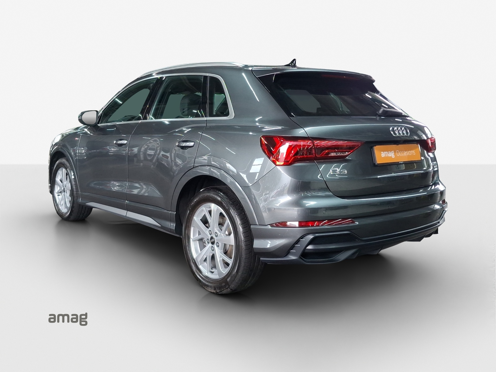 AUDI Q3 40 TFSI S line quattro S-tronic-showroom-element-2