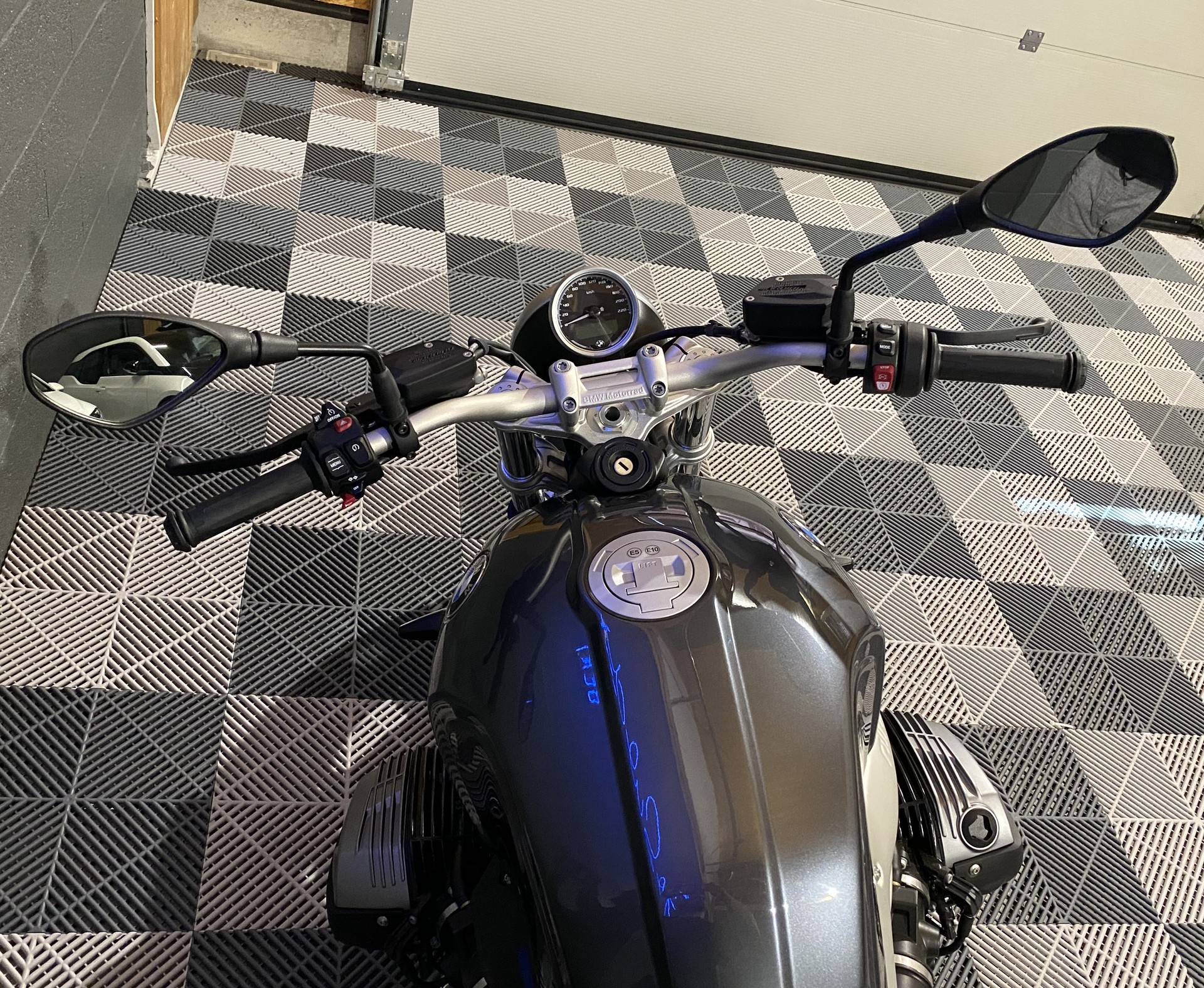 BMW R NINE T Pure A2-image-6