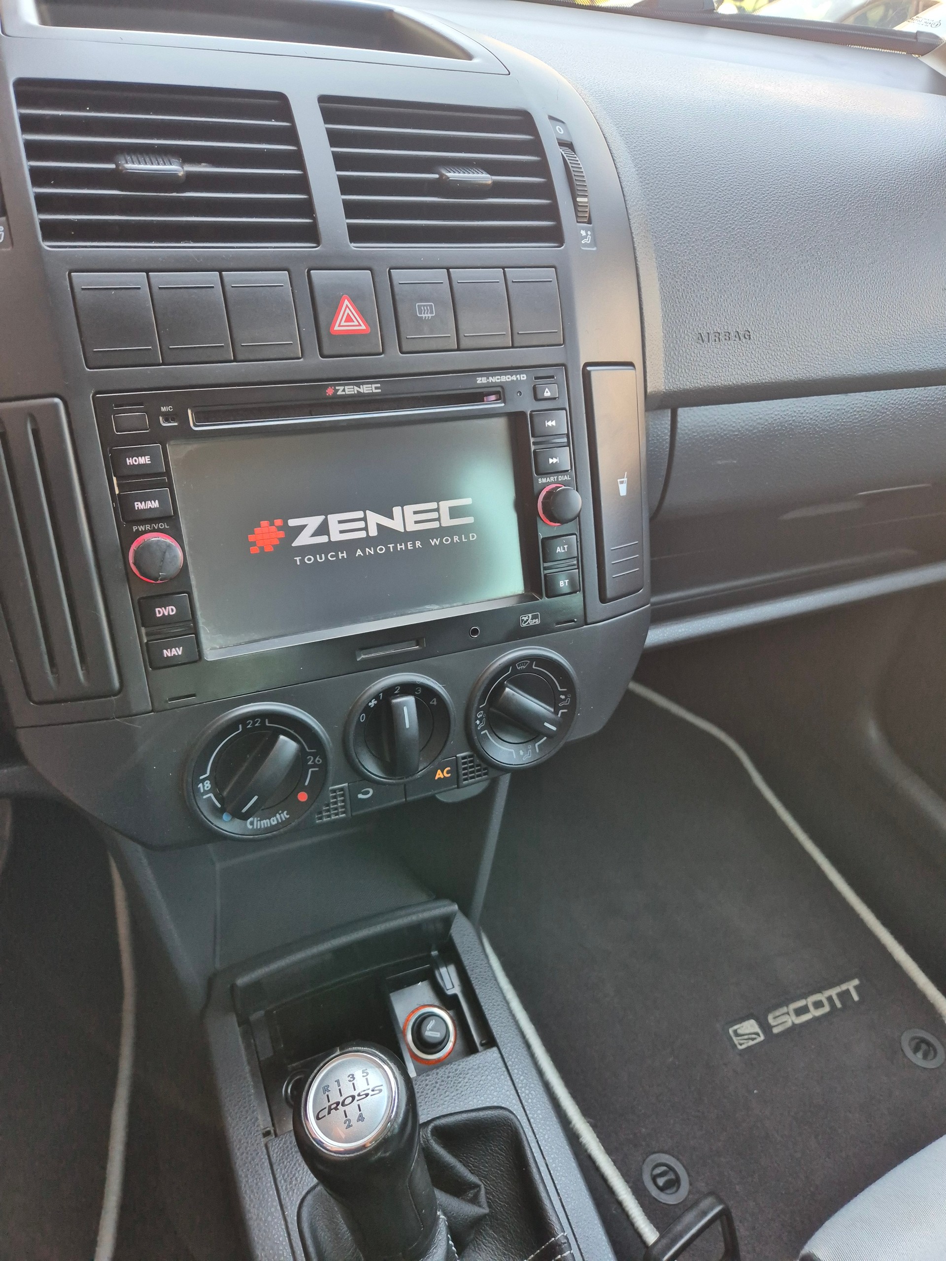VW CrossPolo 1.4 16V Scott-image-10