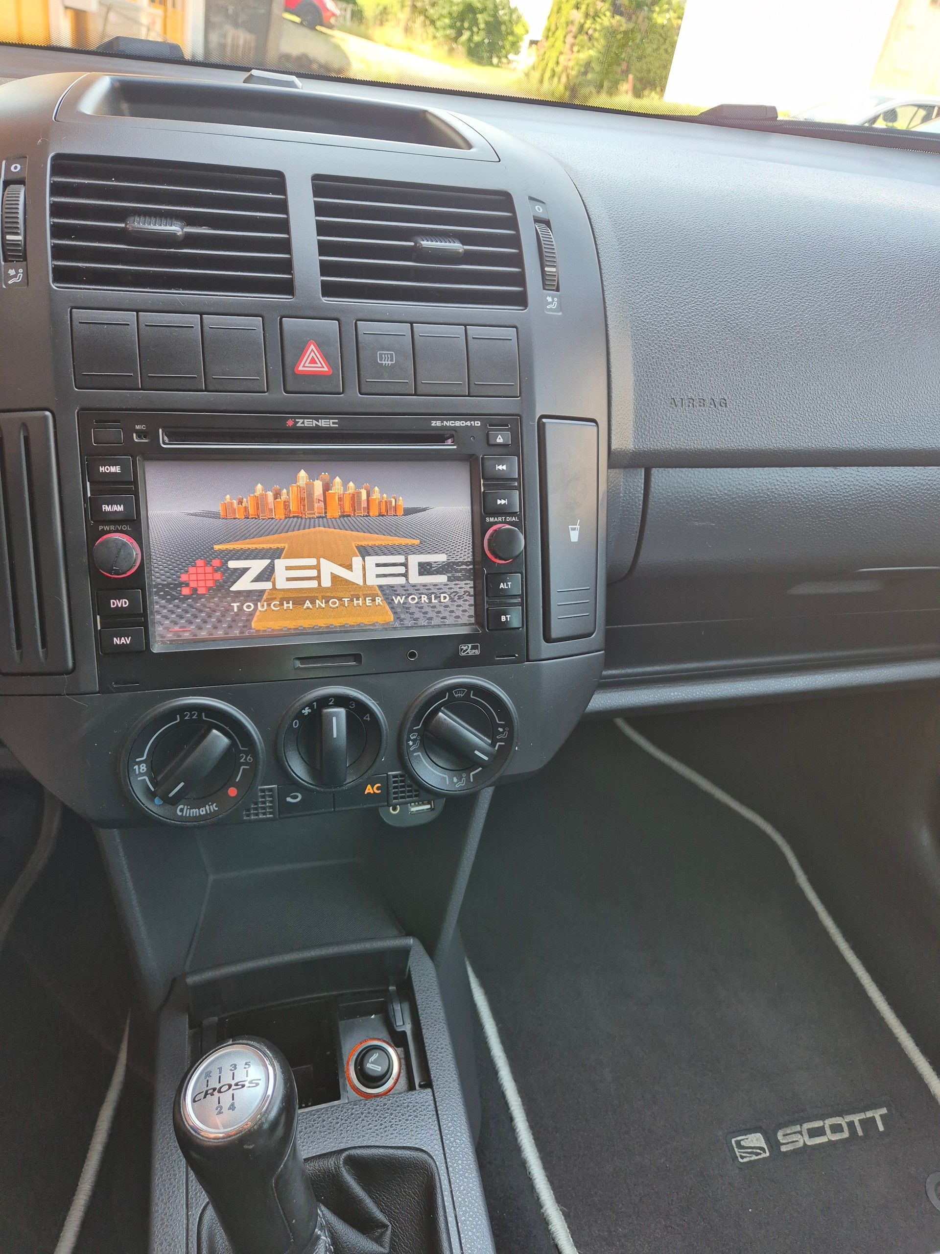 VW CrossPolo 1.4 16V Scott-image-11
