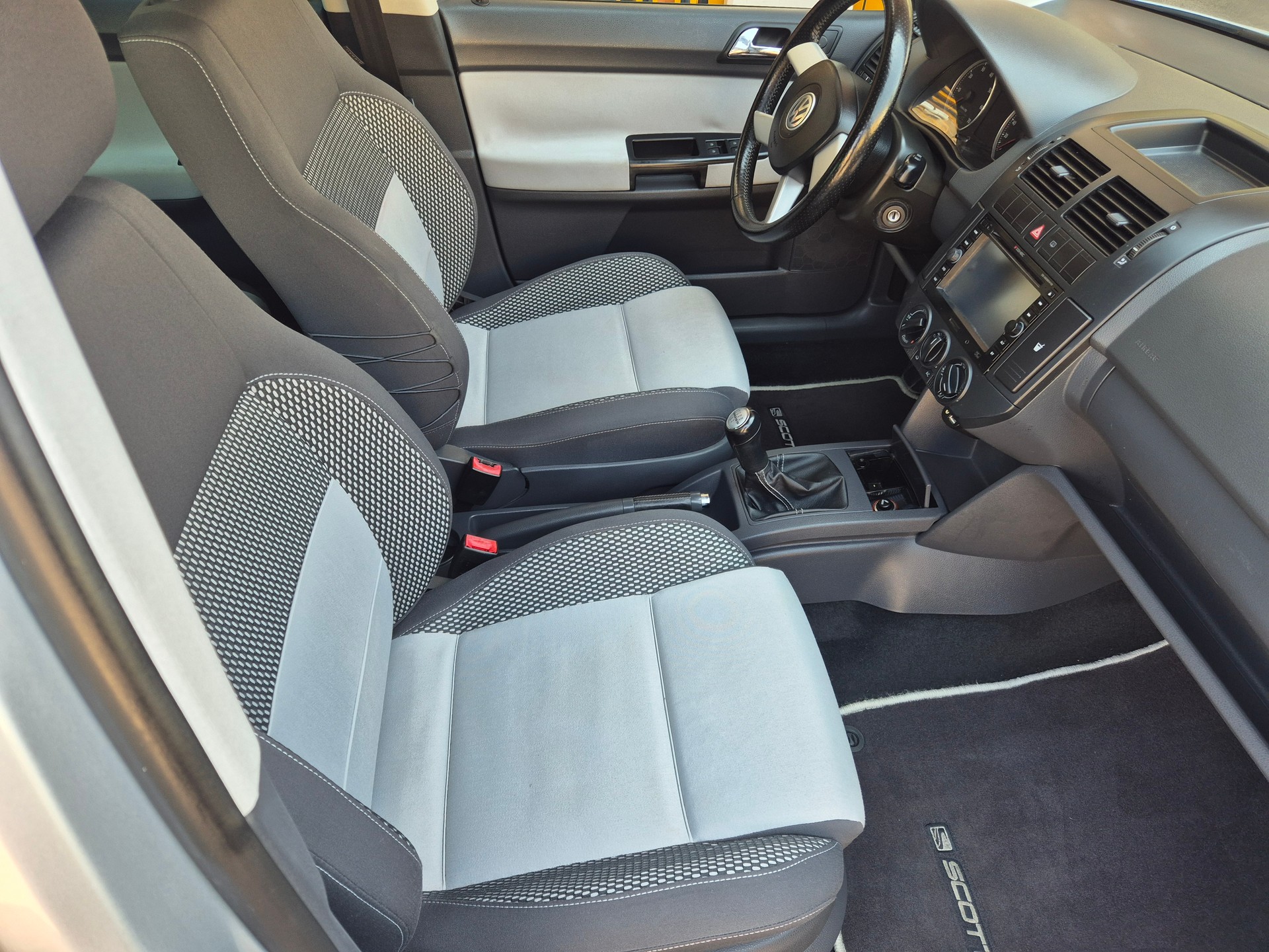 VW CrossPolo 1.4 16V Scott-image-6