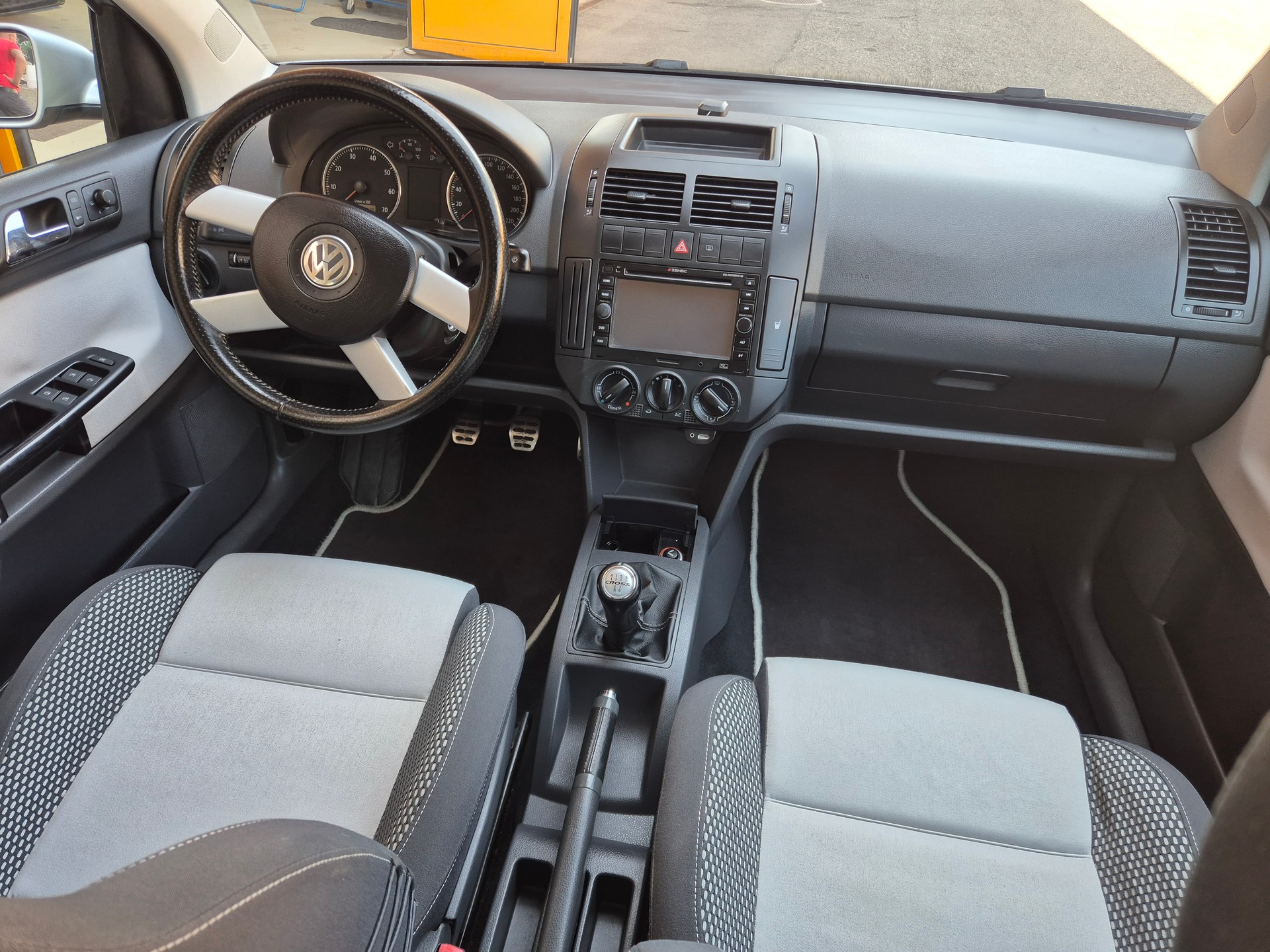 VW CrossPolo 1.4 16V Scott-image-9