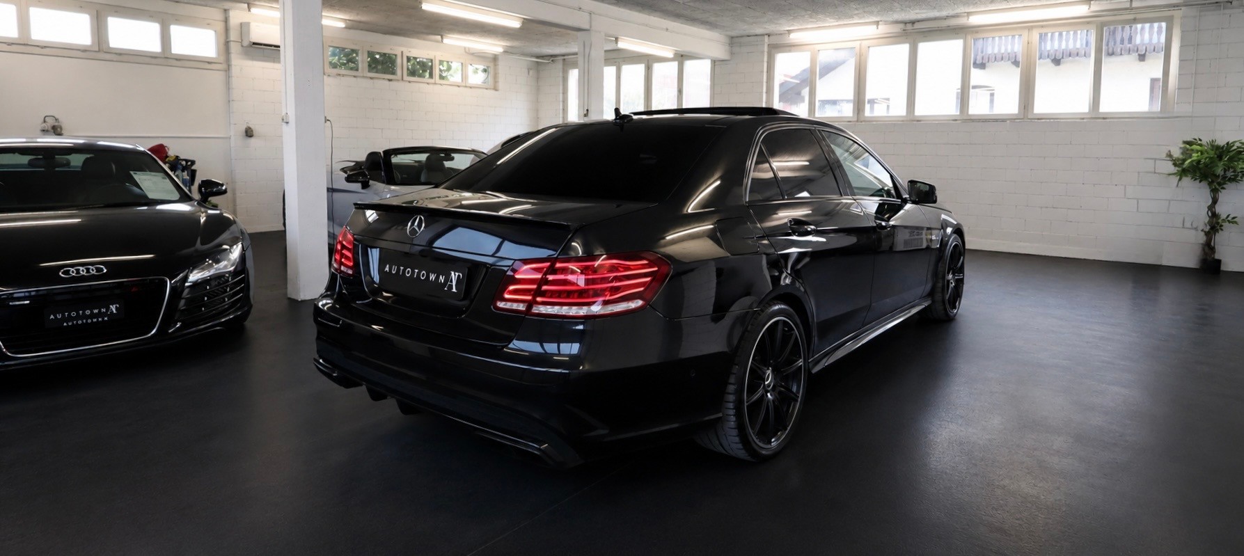 MERCEDES-BENZ E 63 AMG S 4Matic Speedshift-showroom-element-1