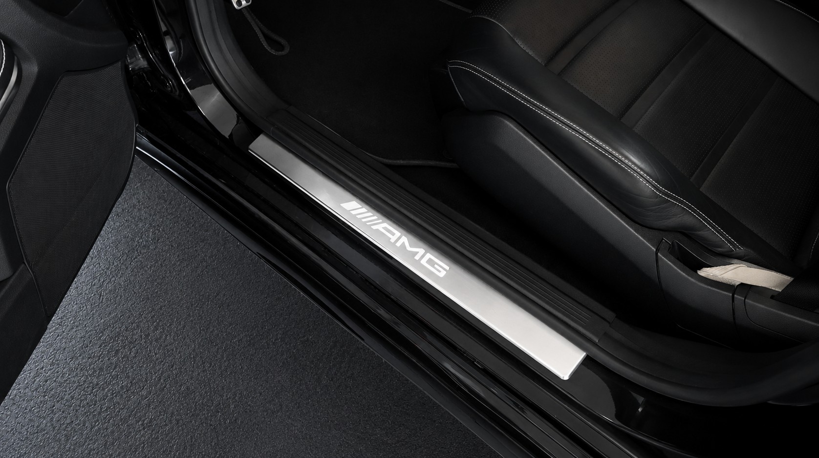 MERCEDES-BENZ E 63 AMG S 4Matic Speedshift-showroom-element-2