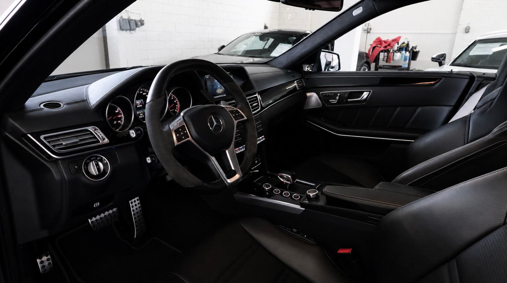 MERCEDES-BENZ E 63 AMG S 4Matic Speedshift-showroom-element-3