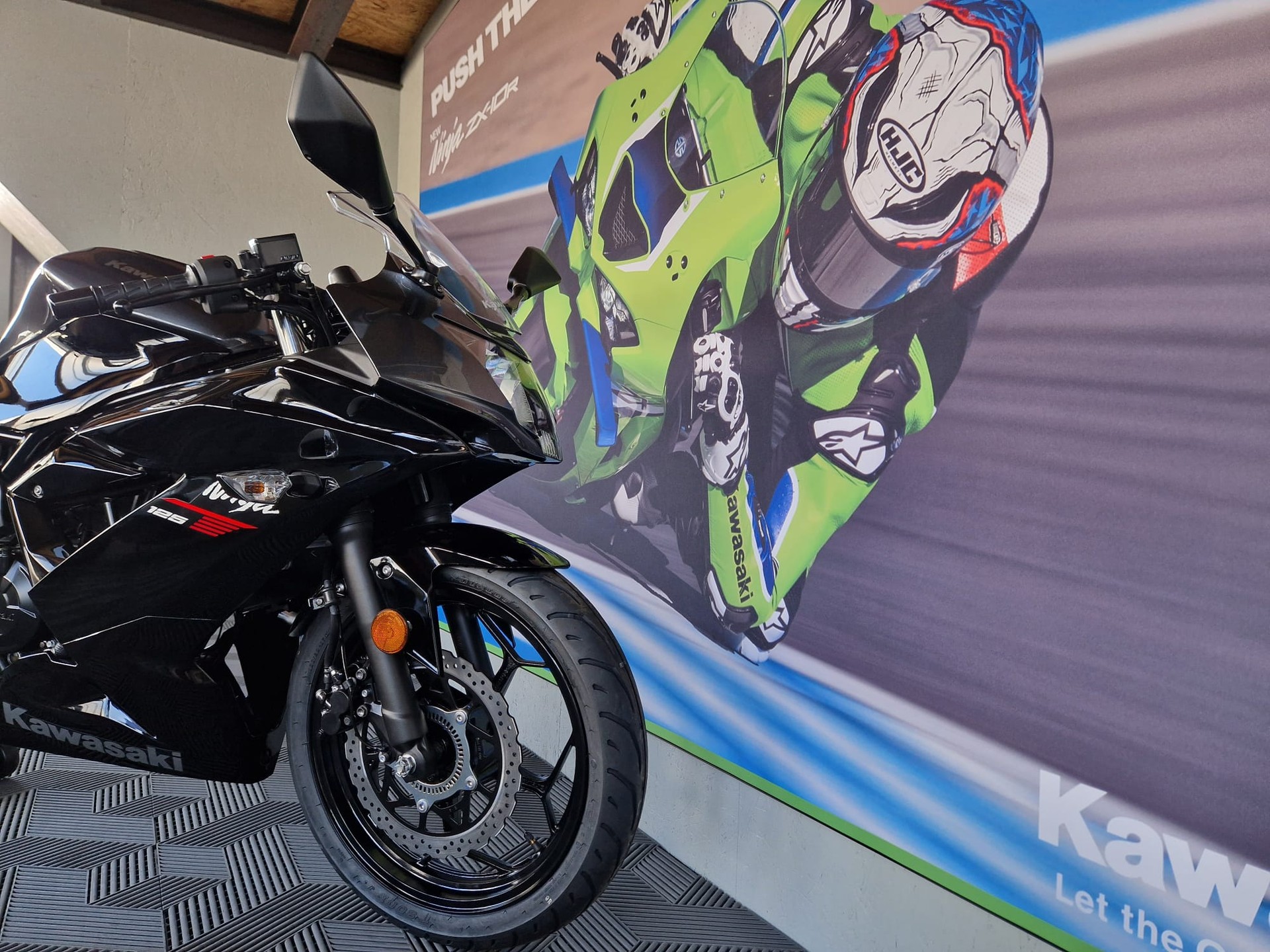 KAWASAKI Ninja 125 Black-image-0
