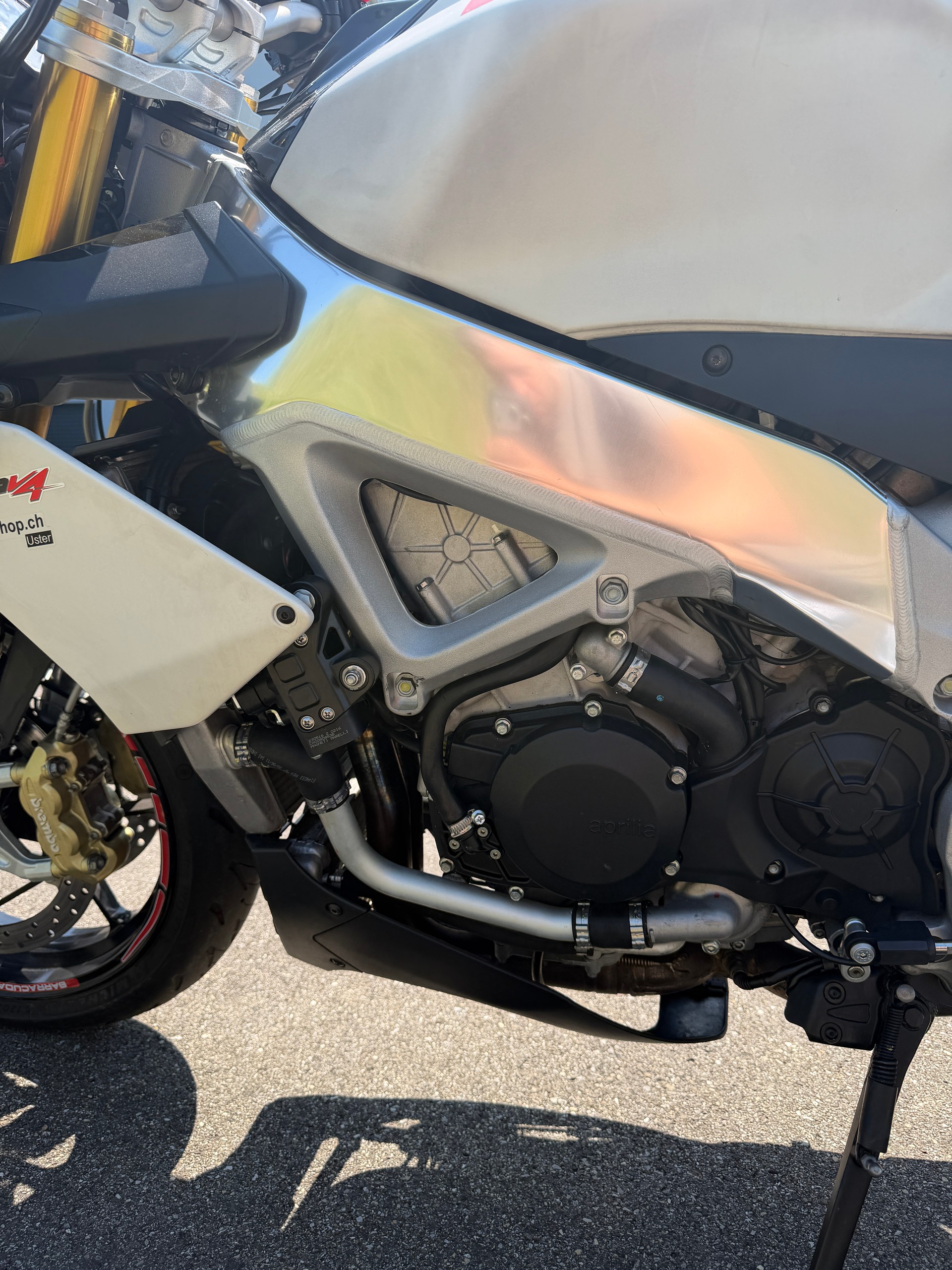 APRILIA Tuono V4 R APRC-image-2