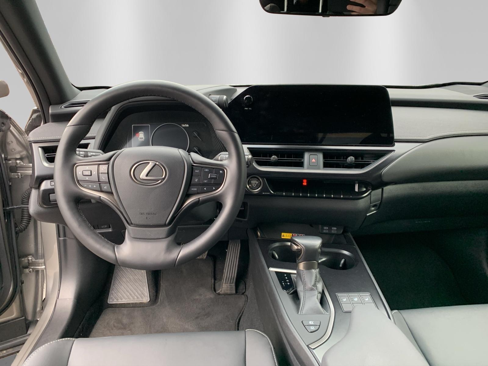 LEXUS UX 250h F-Line-image-9