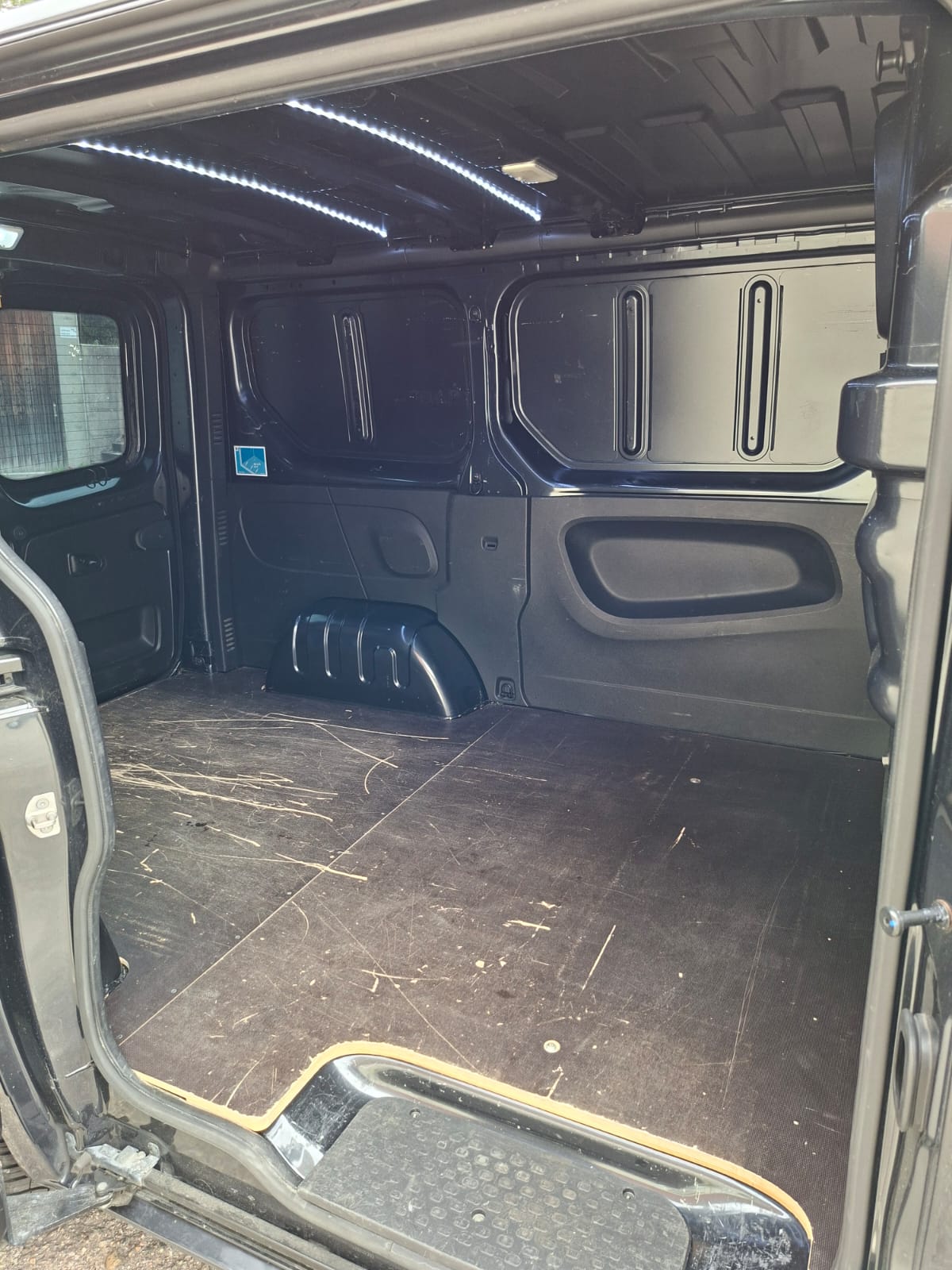 RENAULT dci 145-image-12