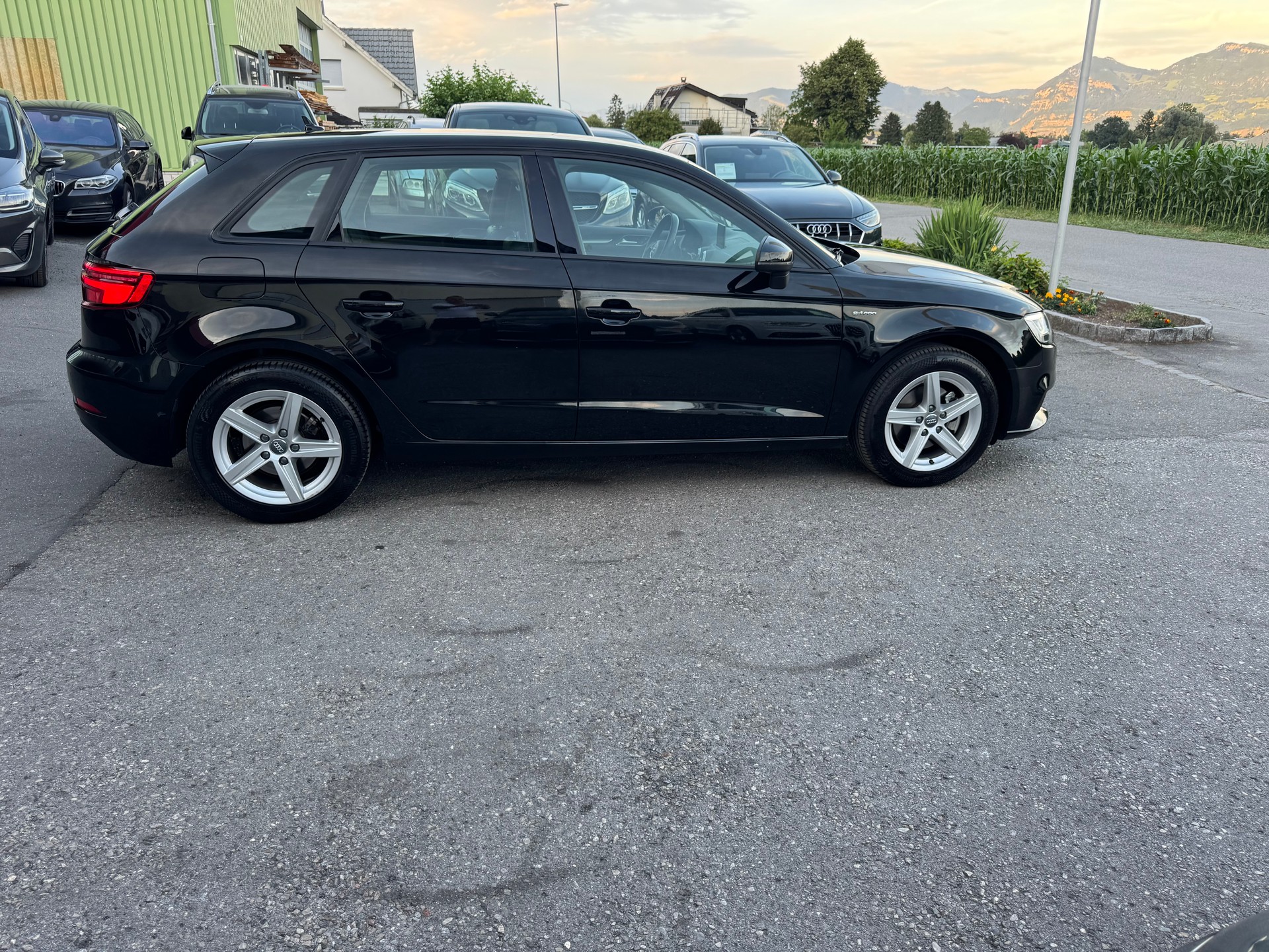 AUDI A3 Sportback 1.4 TFSI g-tron-image-8