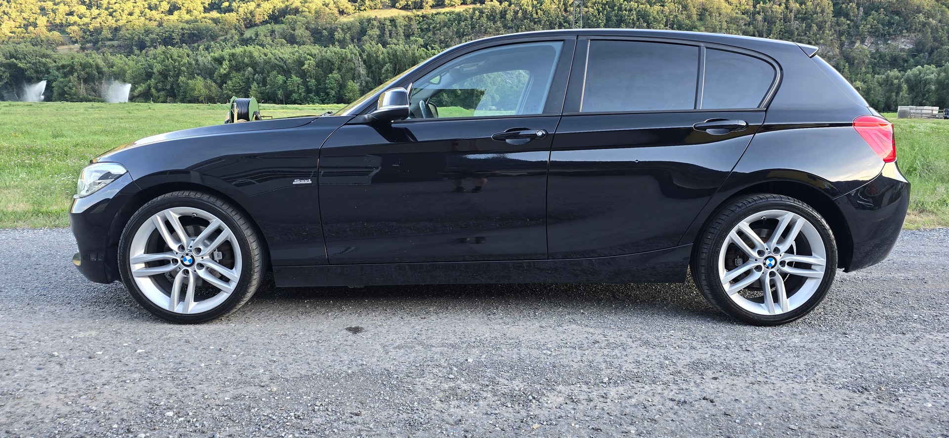 BMW 118d xDrive-image-4