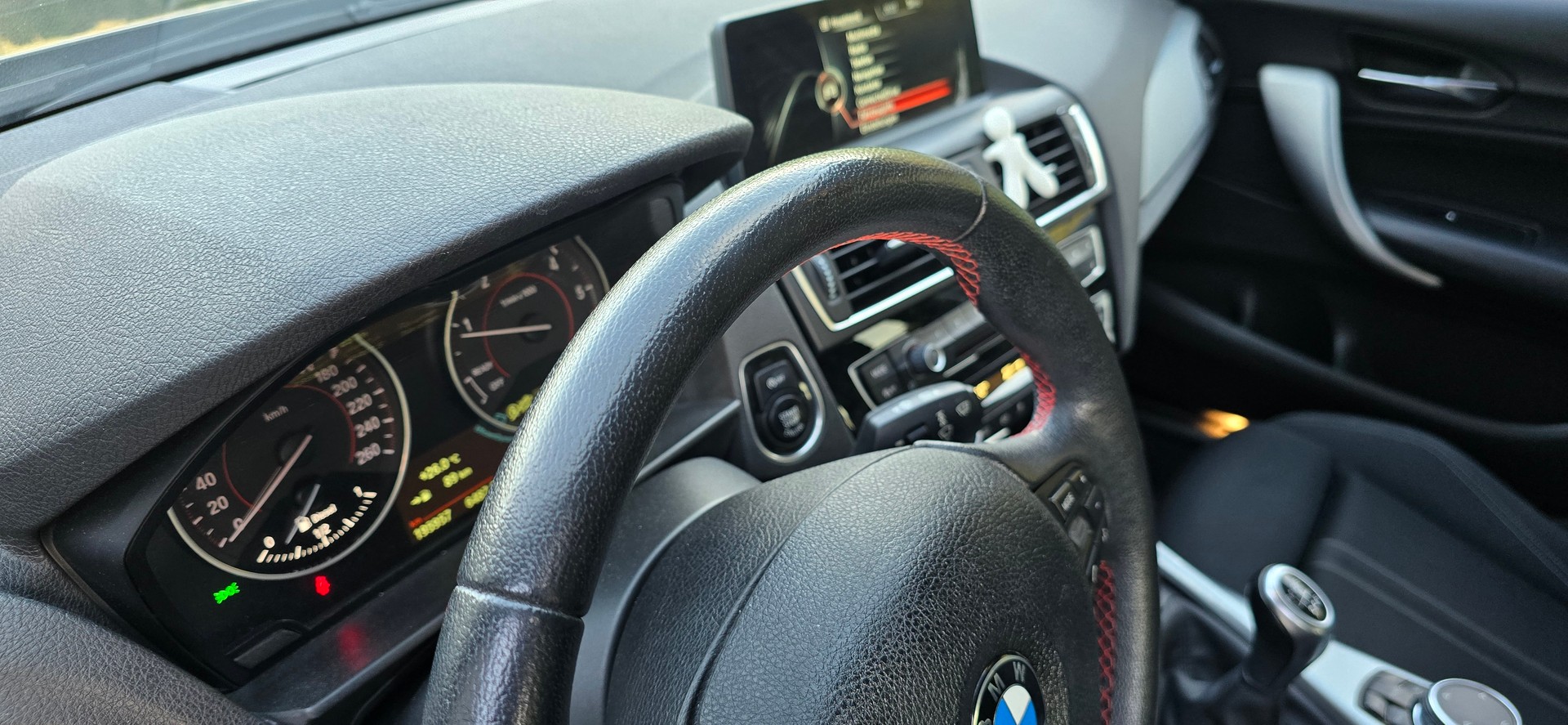 BMW 118d xDrive-image-20