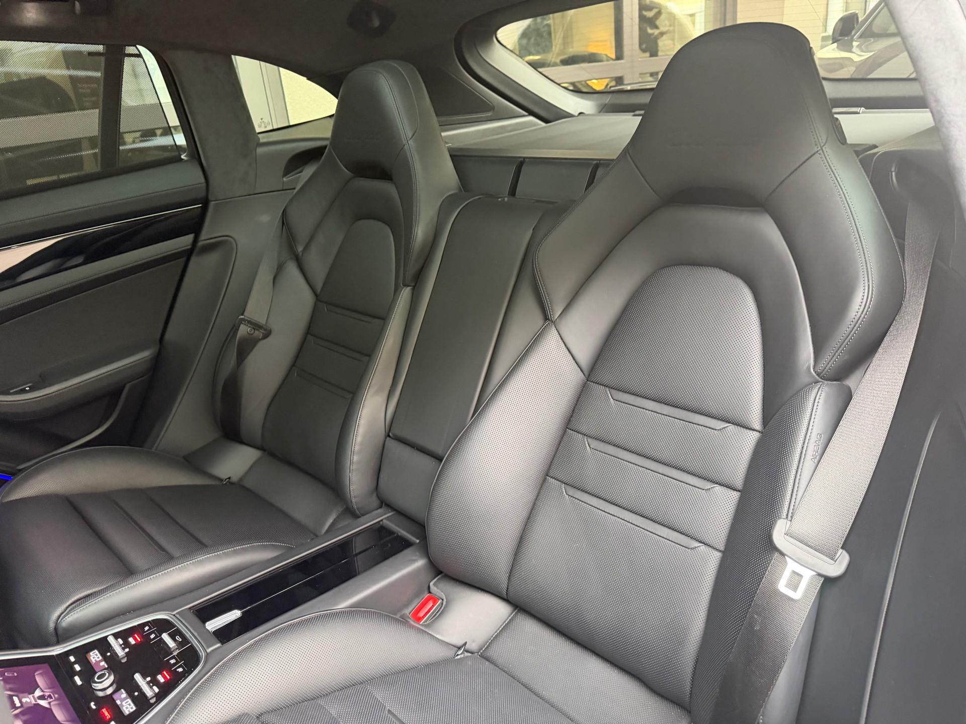 PORSCHE Panamera Turbo Sport Turismo PDK-image-17