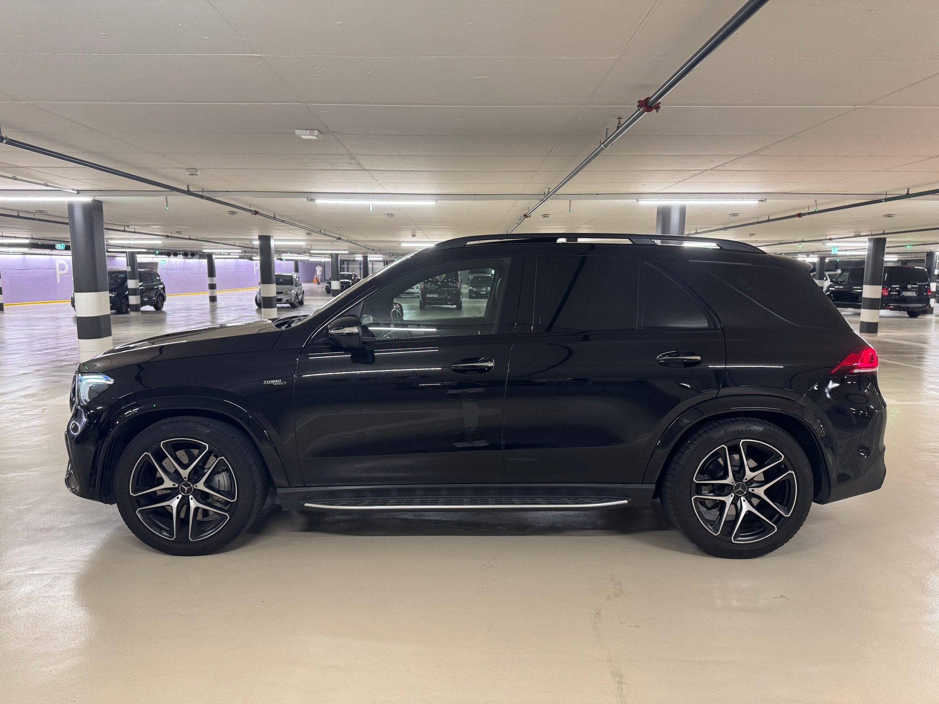 MERCEDES-BENZ GLE 53 AMG 4Matic+ 9G-Speedshift-showroom-element-1