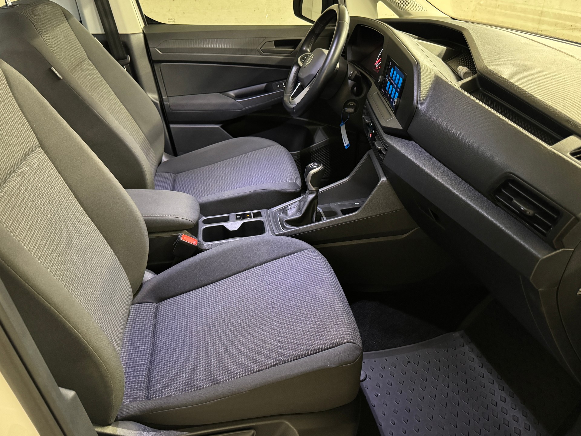 VW Caddy 2.0 TDI 4Motion-image-10