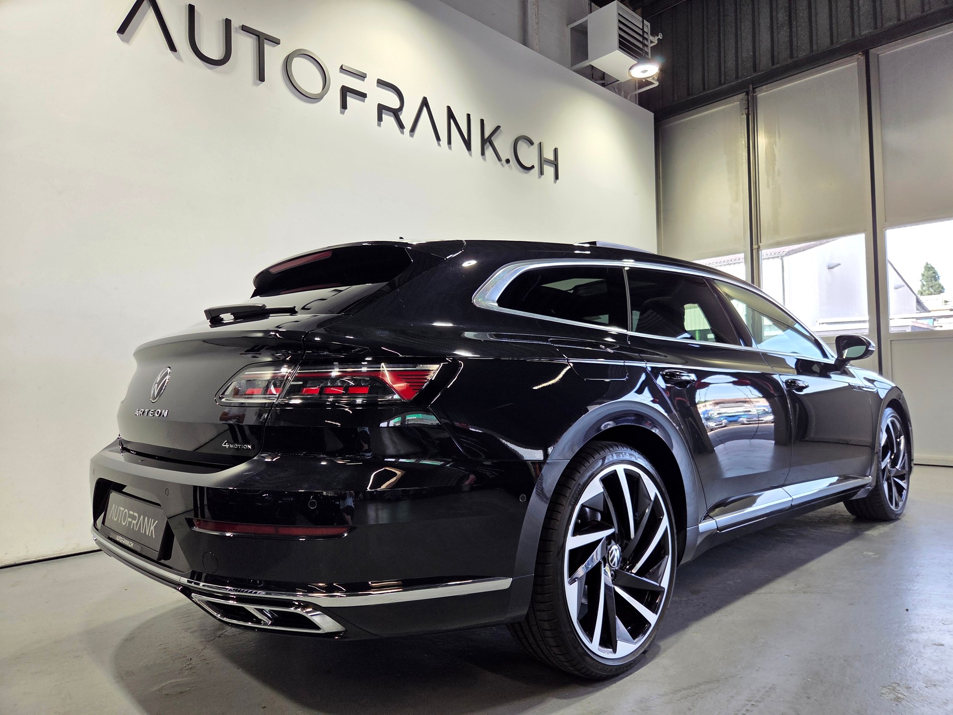 VW Arteon Shooting Brake 2.0 TDI R-Line DSG 4m-showroom-element-2