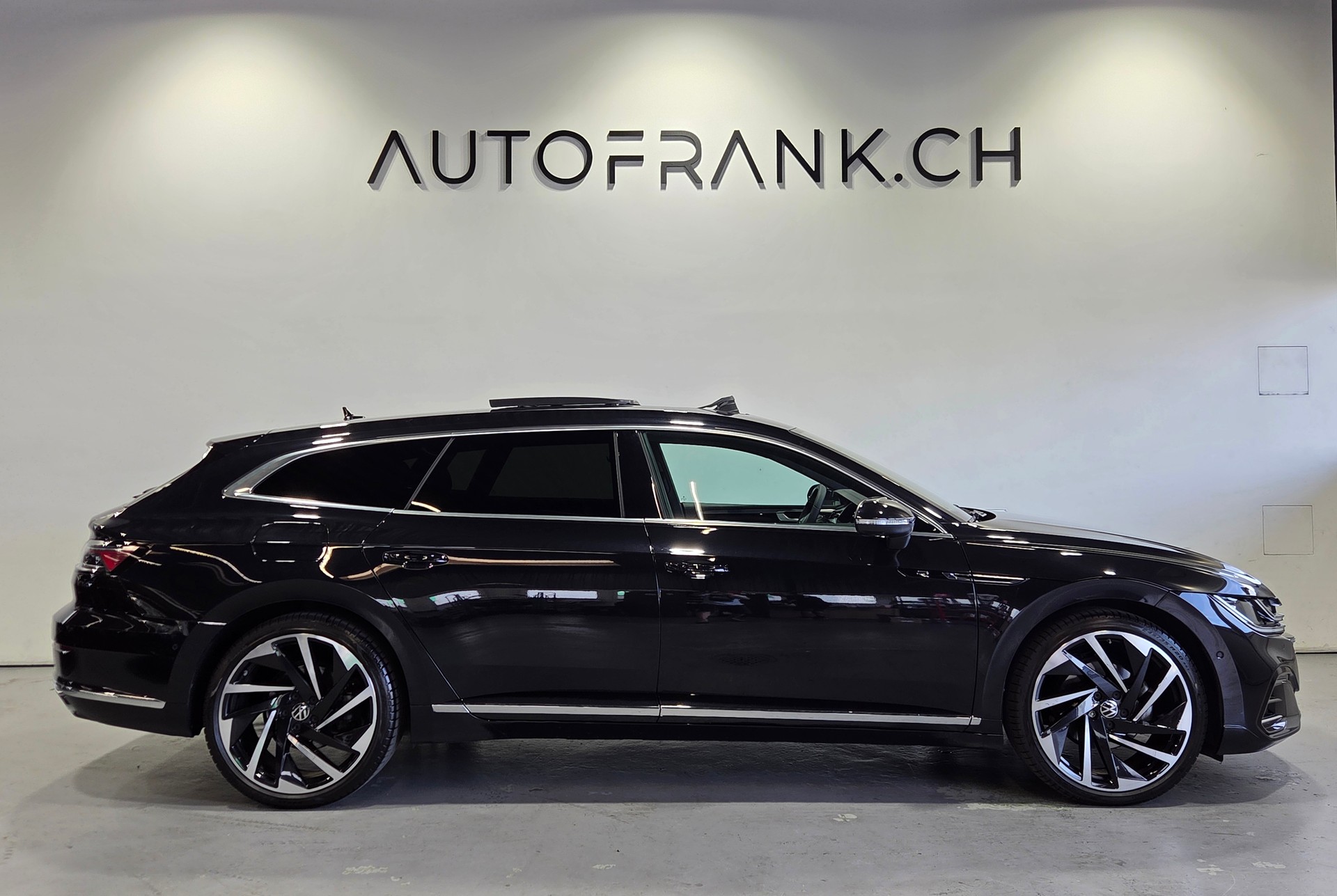 VW Arteon Shooting Brake 2.0 TDI R-Line DSG 4m-showroom-element-1