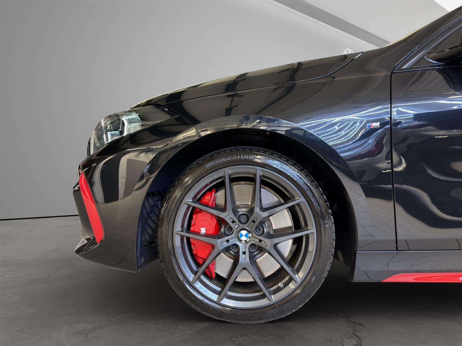 BMW 128ti-showroom-element-3