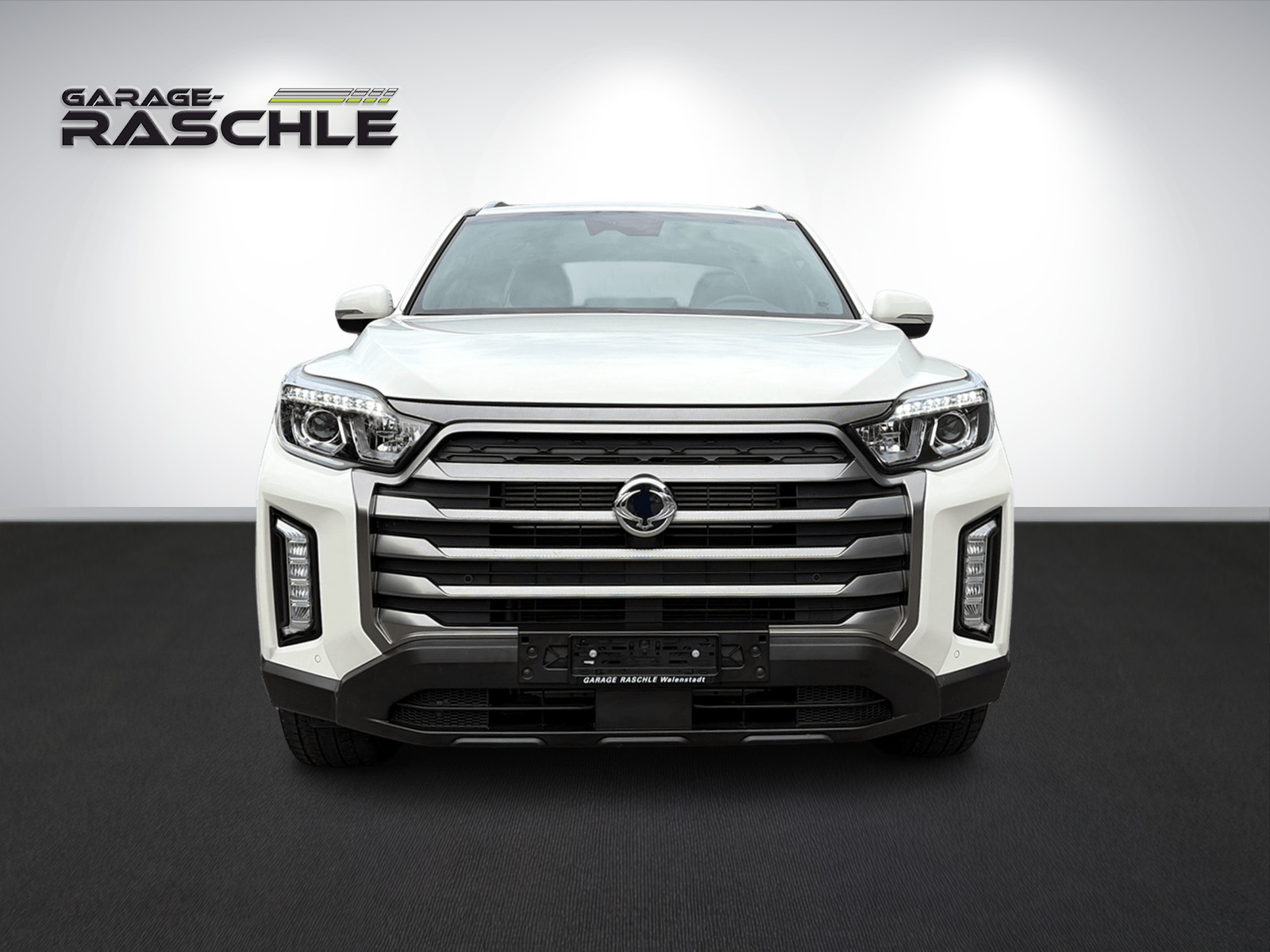 KGM-SsangYong MUSSO GRAND-showroom-element-1