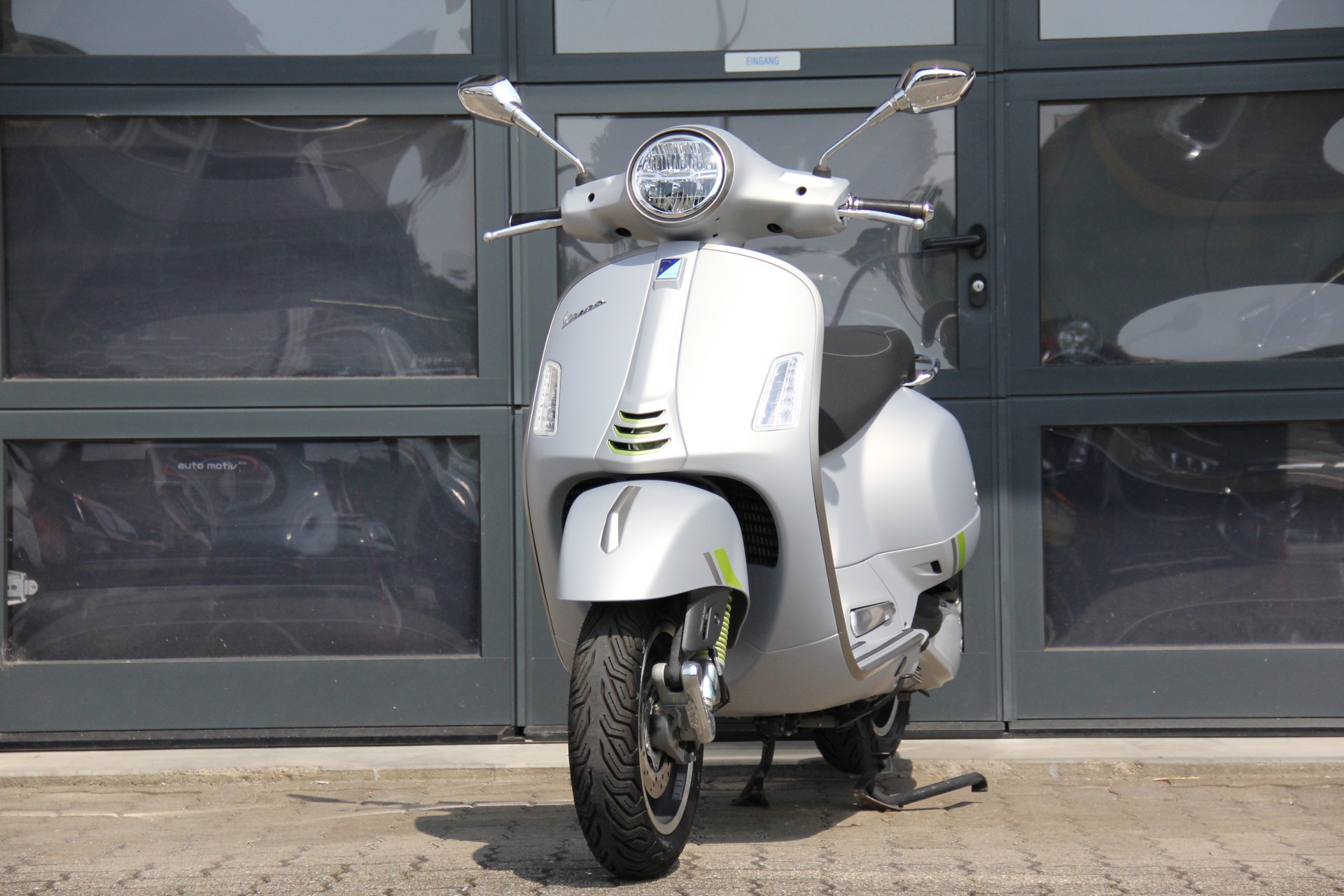 PIAGGIO Vespa GTS 300 Super Tech ABS-image-2