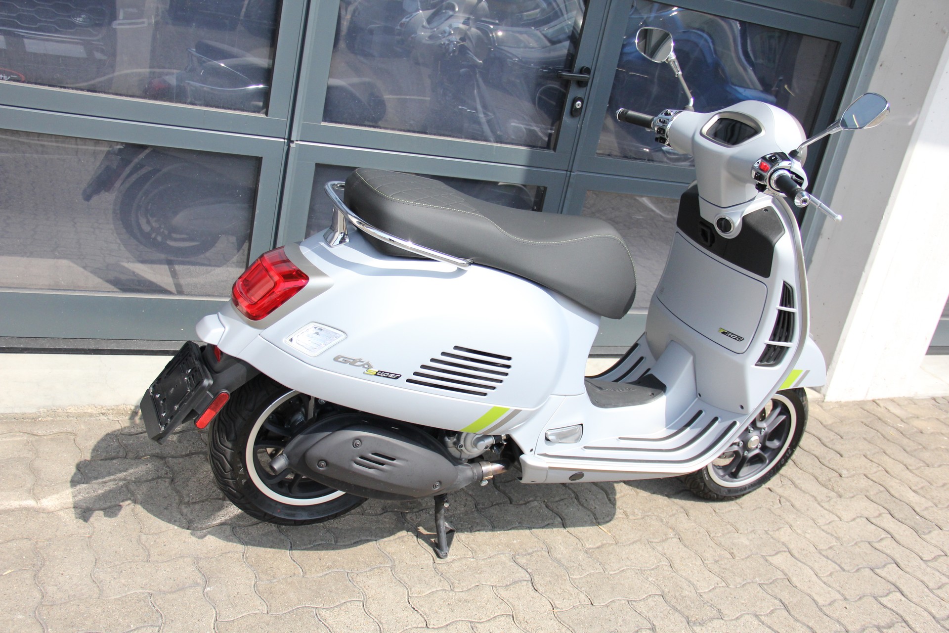 PIAGGIO Vespa GTS 300 Super Tech ABS-image-7
