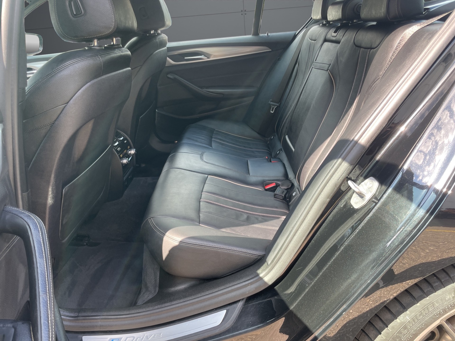 BMW 530e iPerformance Steptronic-image-9