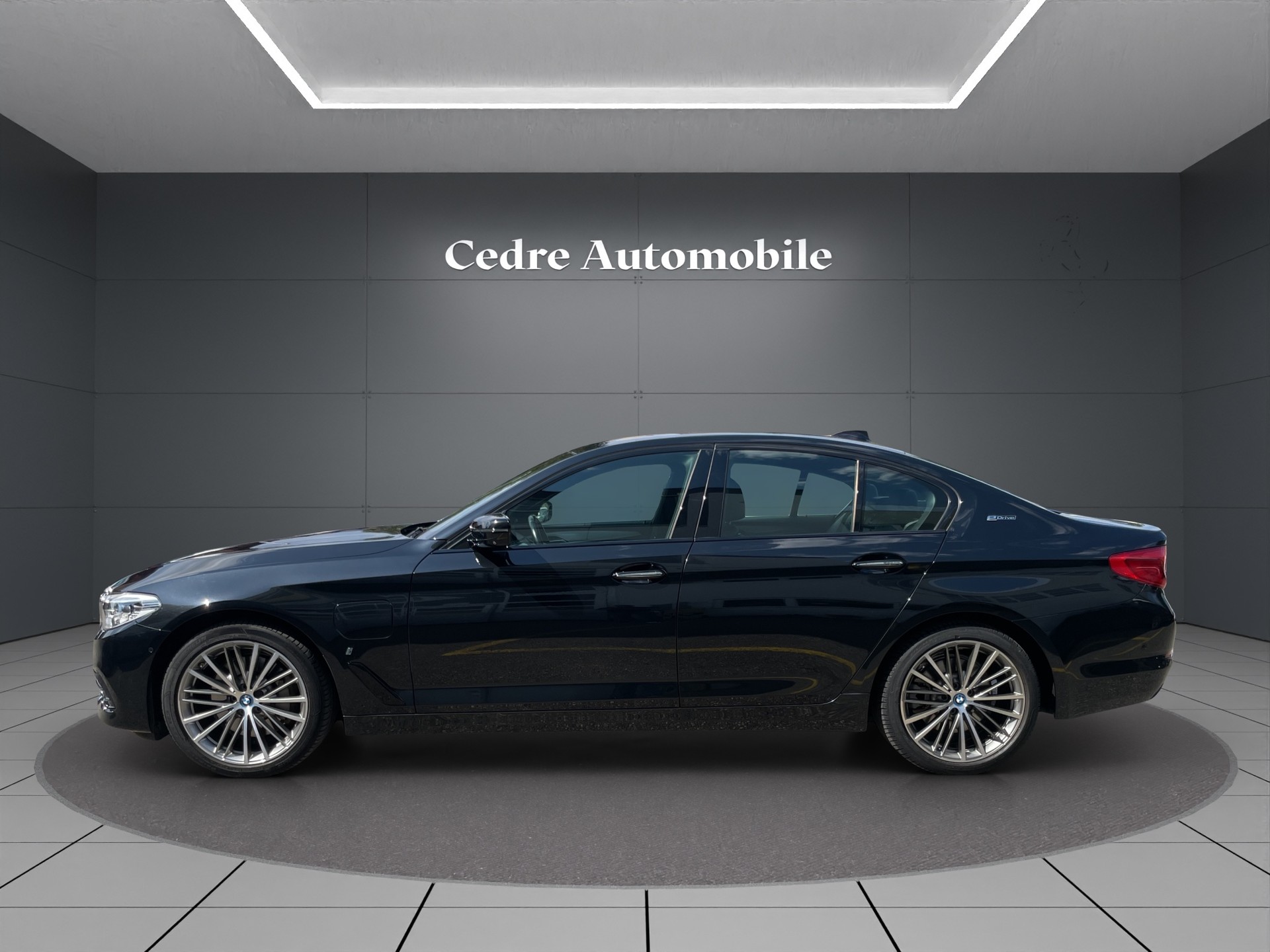 BMW 530e iPerformance Steptronic-showroom-element-3