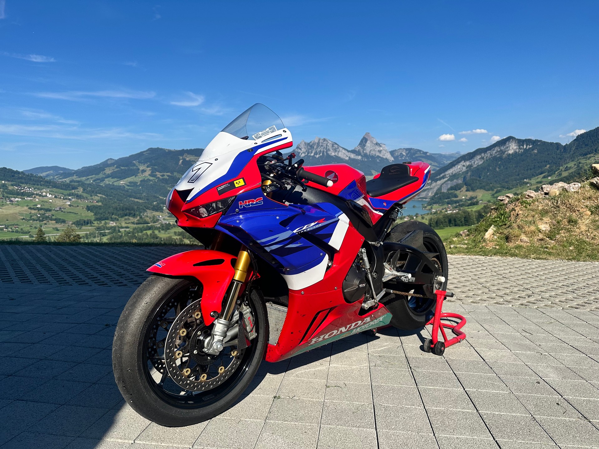 HONDA CBR 1000 RR-R SP-image-0
