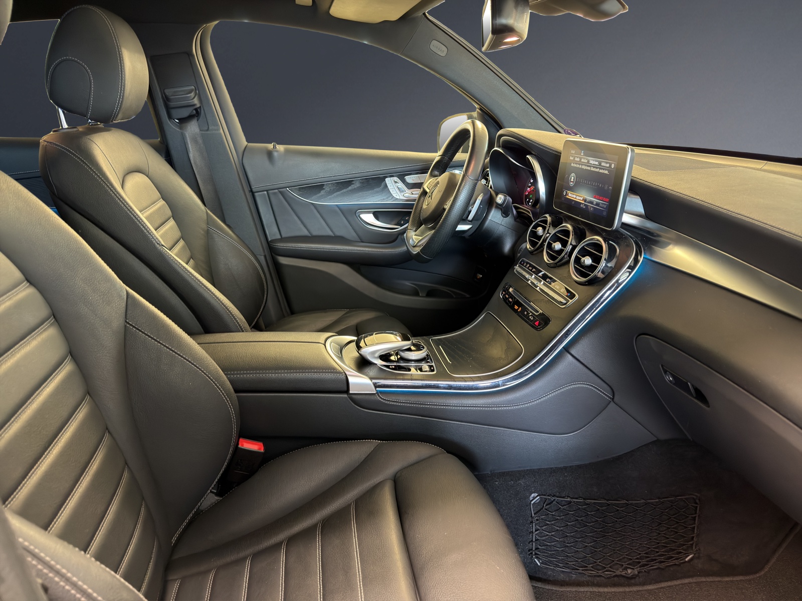 MERCEDES-BENZ GLC Coupé 300 4Matic-image-9