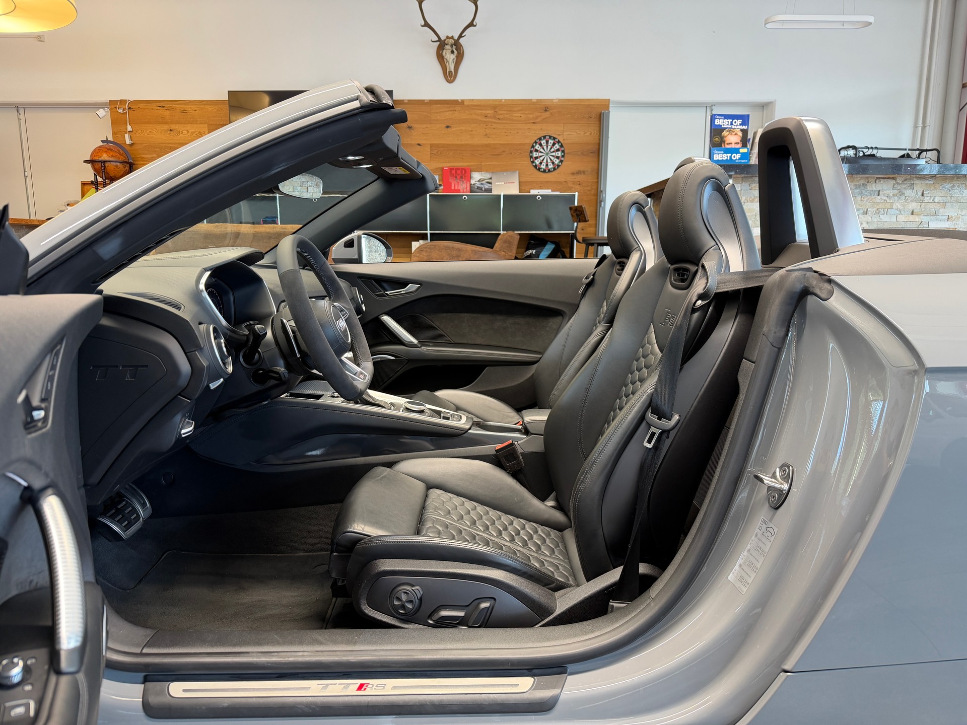 AUDI TT Roadster TTRS S-tronic-image-14