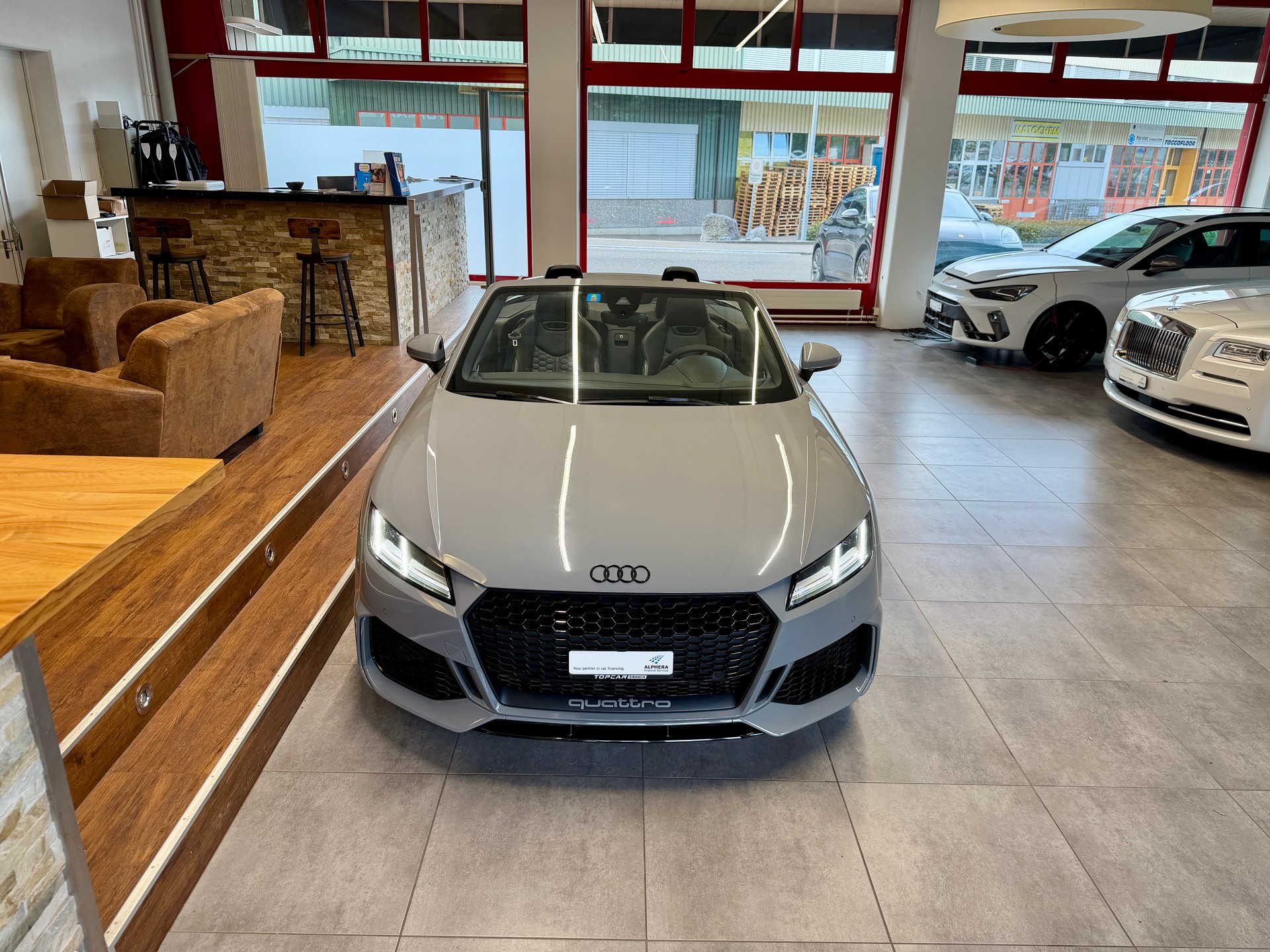 AUDI TT Roadster TTRS S-tronic-image-13