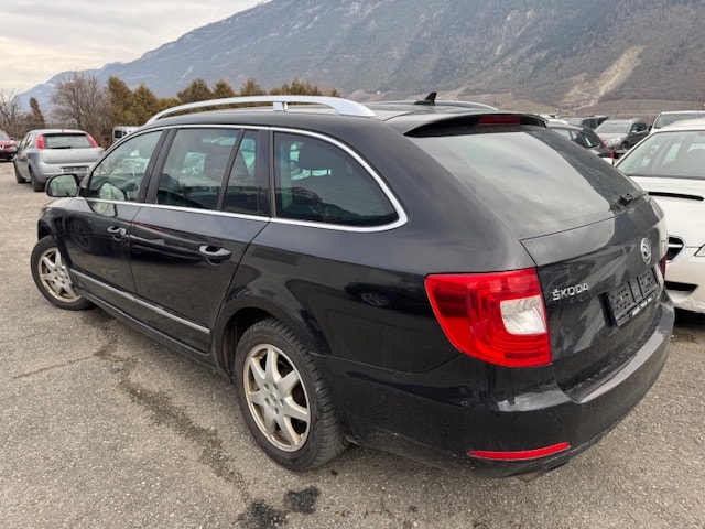SKODA Superb Combi 1.8 TSI Elegance 4x4-image-5