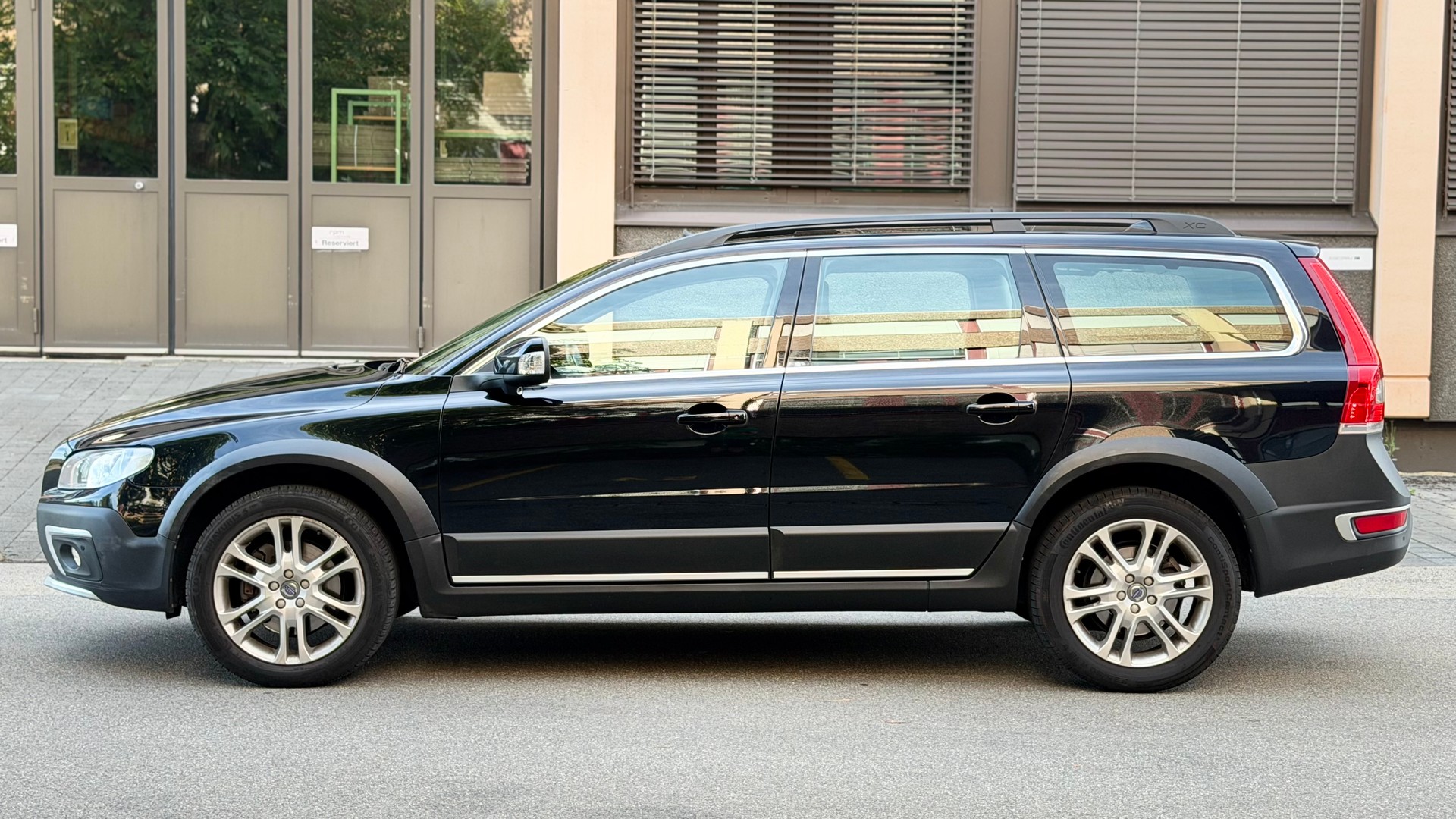 VOLVO XC70 T6 AWD Momentum Dynamic Edition Geartronic-image-5