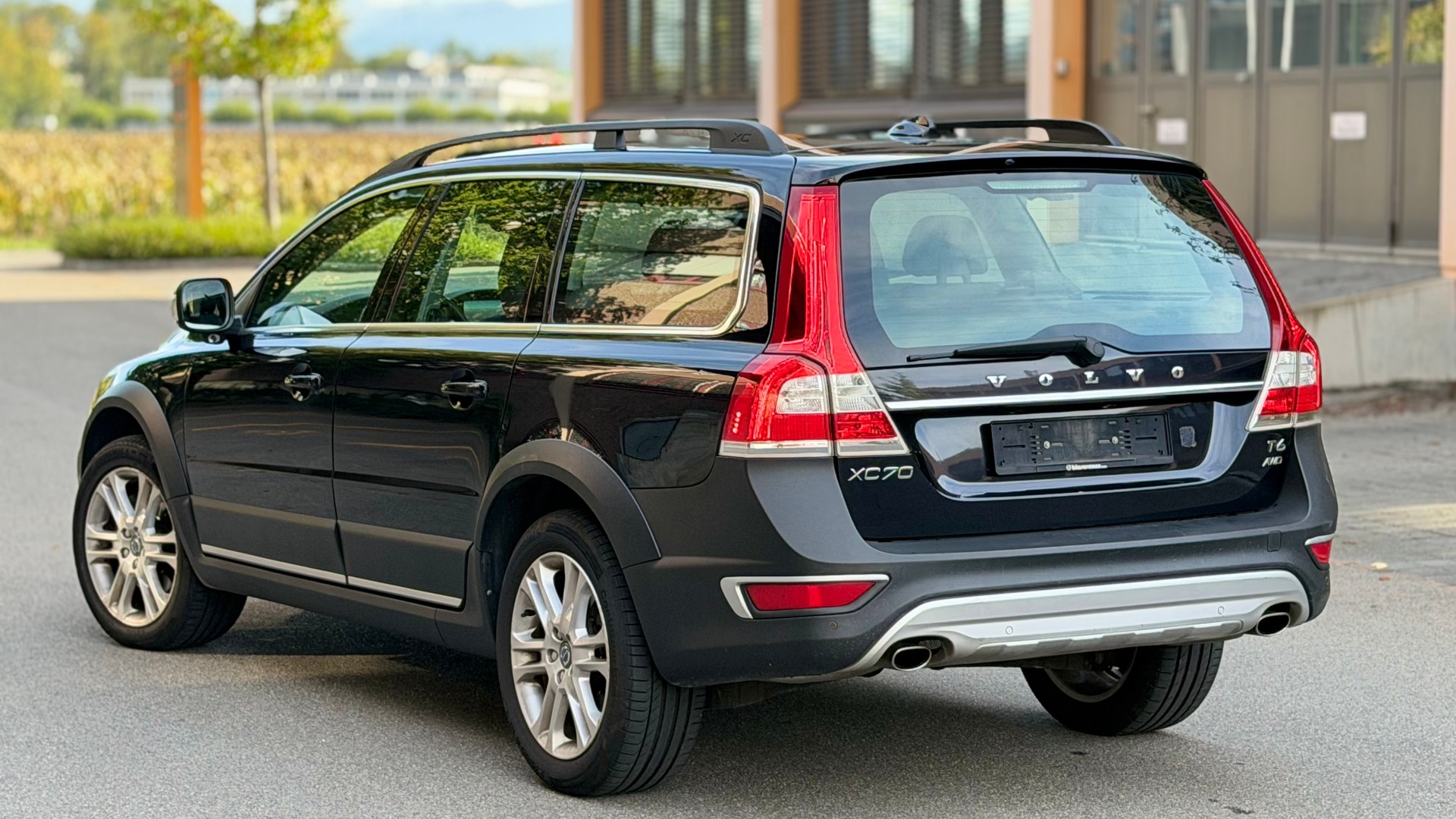 VOLVO XC70 T6 AWD Momentum Dynamic Edition Geartronic-image-4