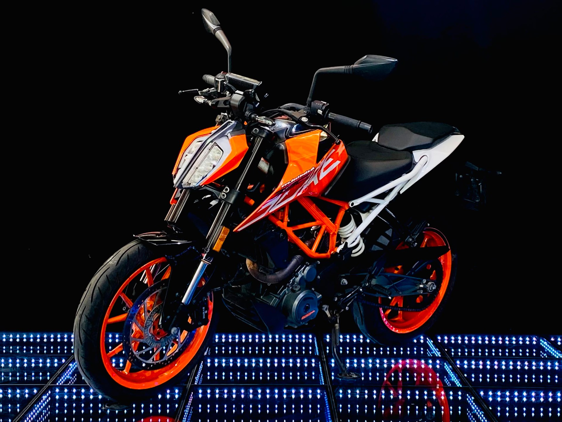 KTM 390 Duke ABS-image-1