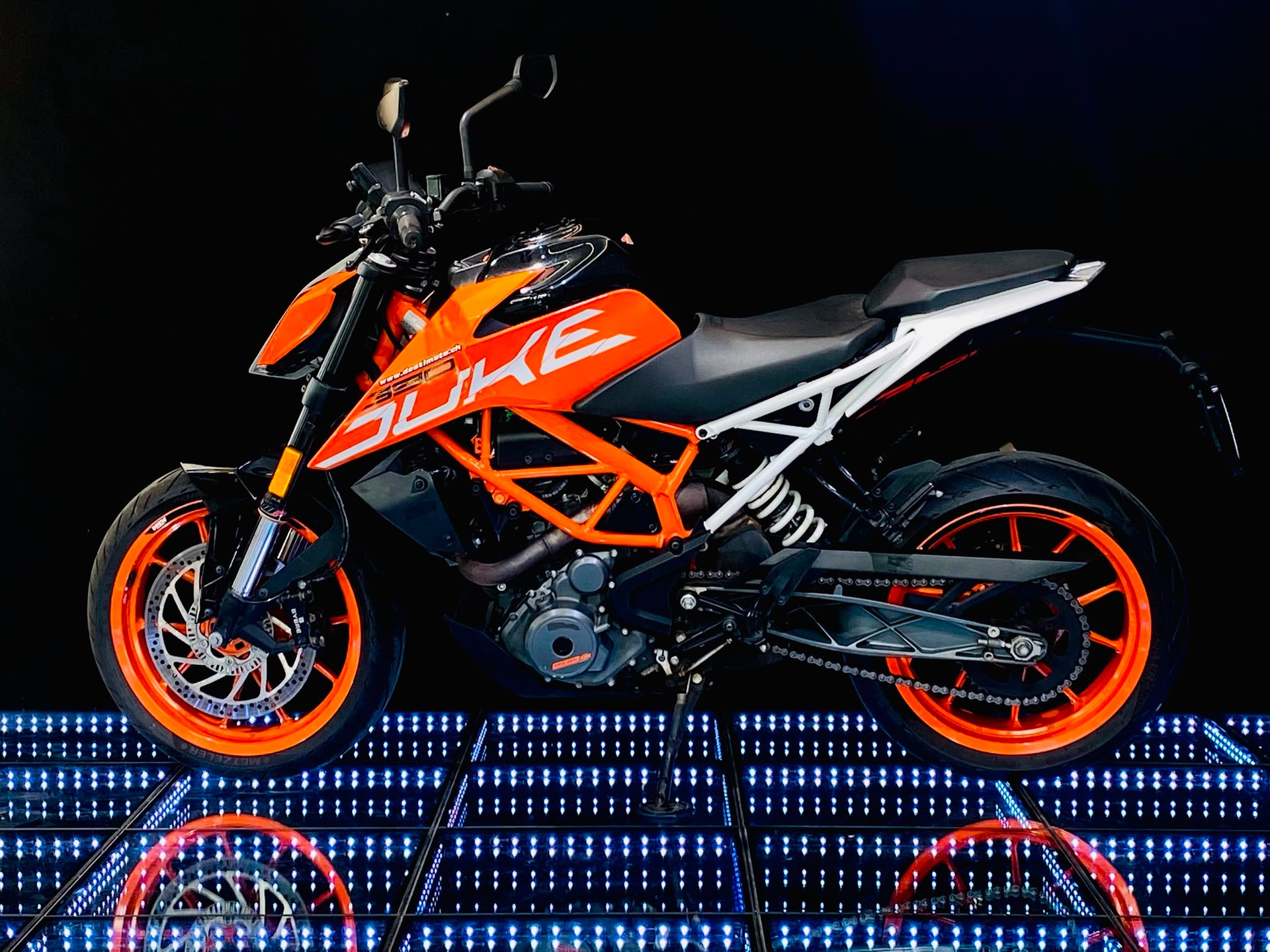 KTM 390 Duke ABS-image-3