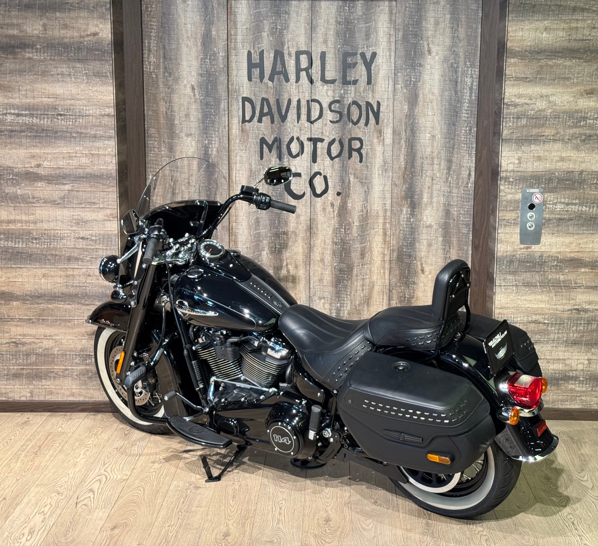 HARLEY-DAVIDSON FLHCS Heritage Classic 114 ABS-image-4