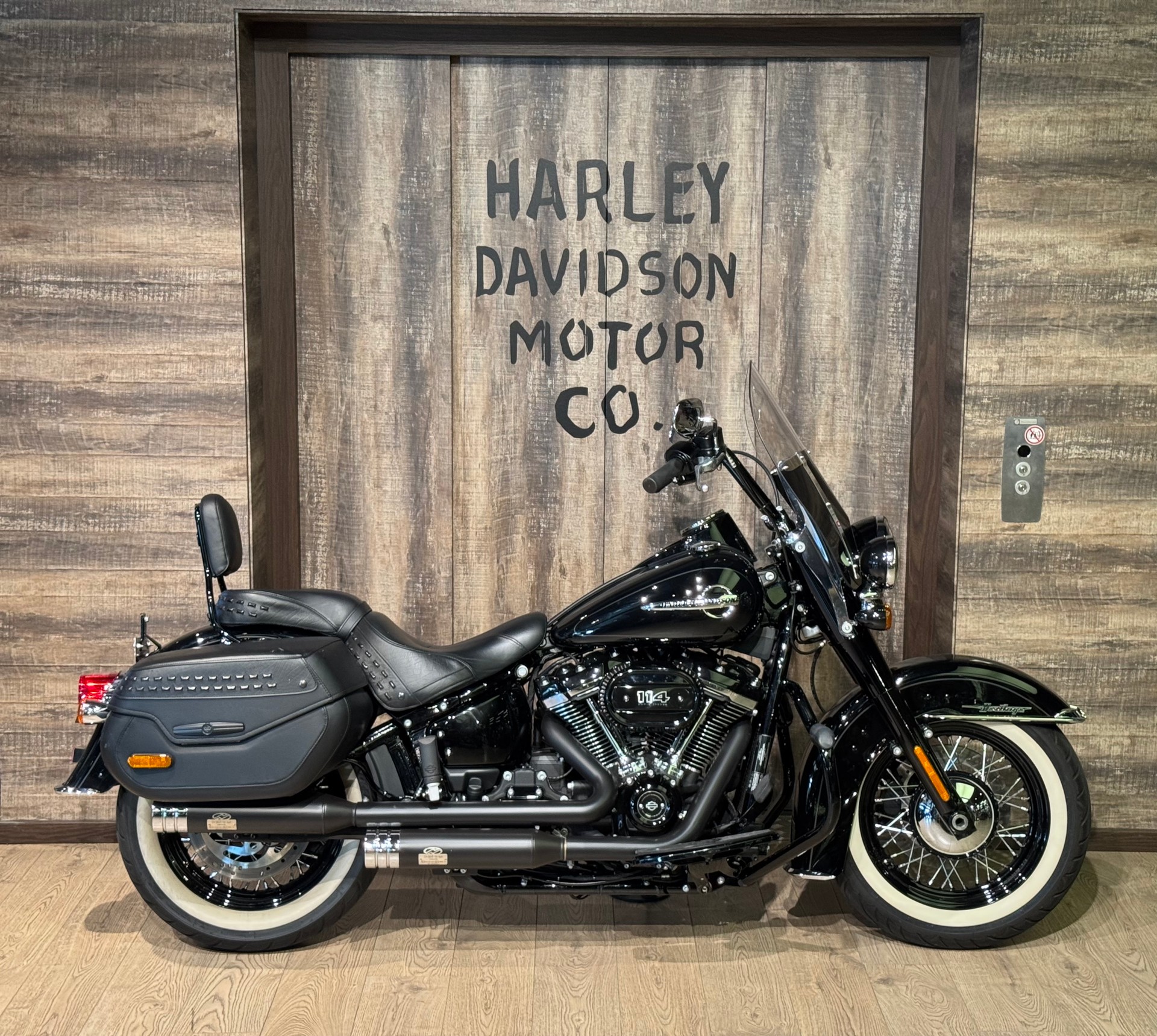 HARLEY-DAVIDSON FLHCS Heritage Classic 114 ABS-image-0