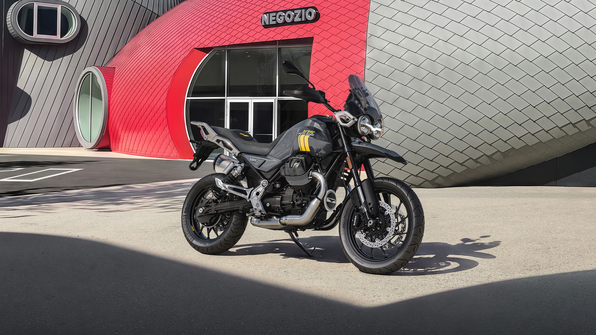MOTO GUZZI V85 TT Strada E5+ 105th Anniversary (35kW)-image-5