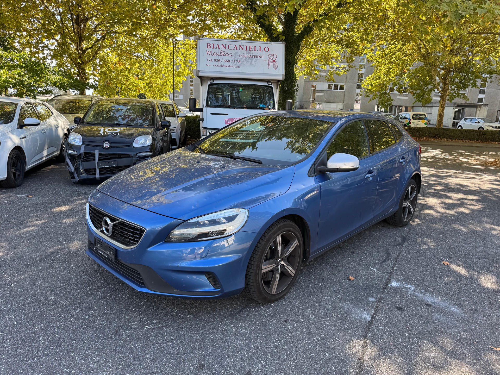 VOLVO V40 D2 Momentum R-Design Geartronic