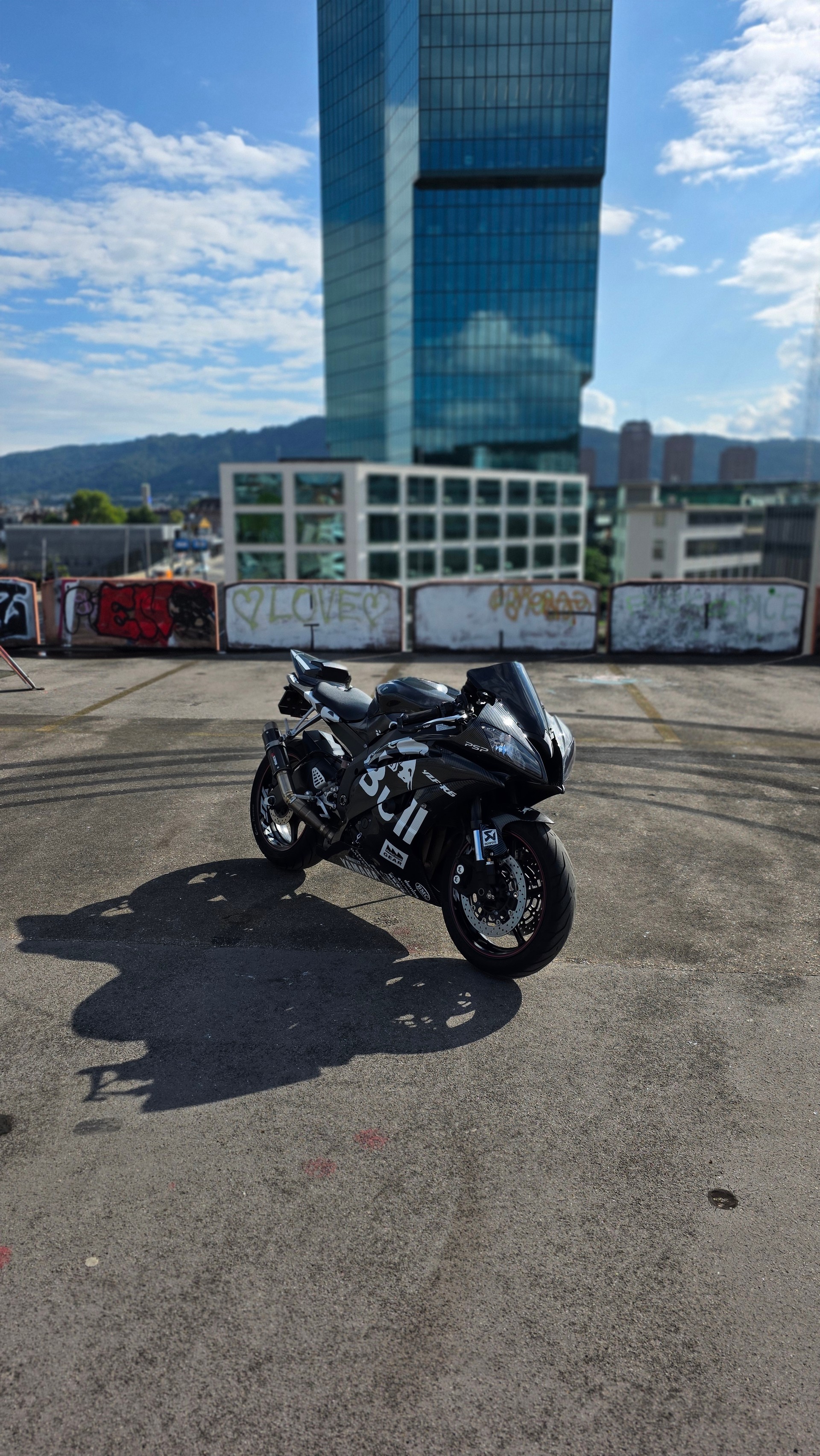 YAMAHA YZF-R6-image-2