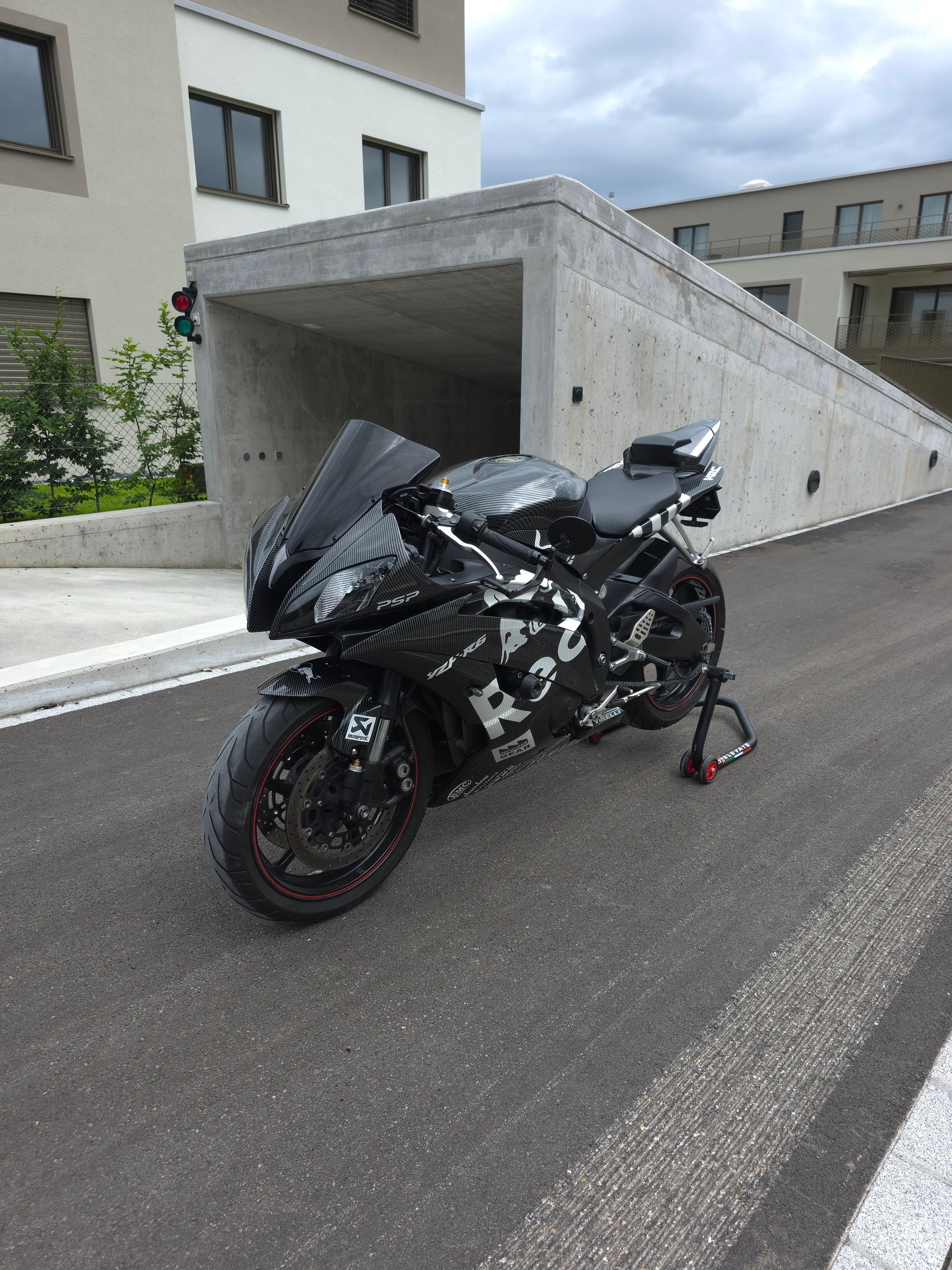 YAMAHA YZF-R6-image-5