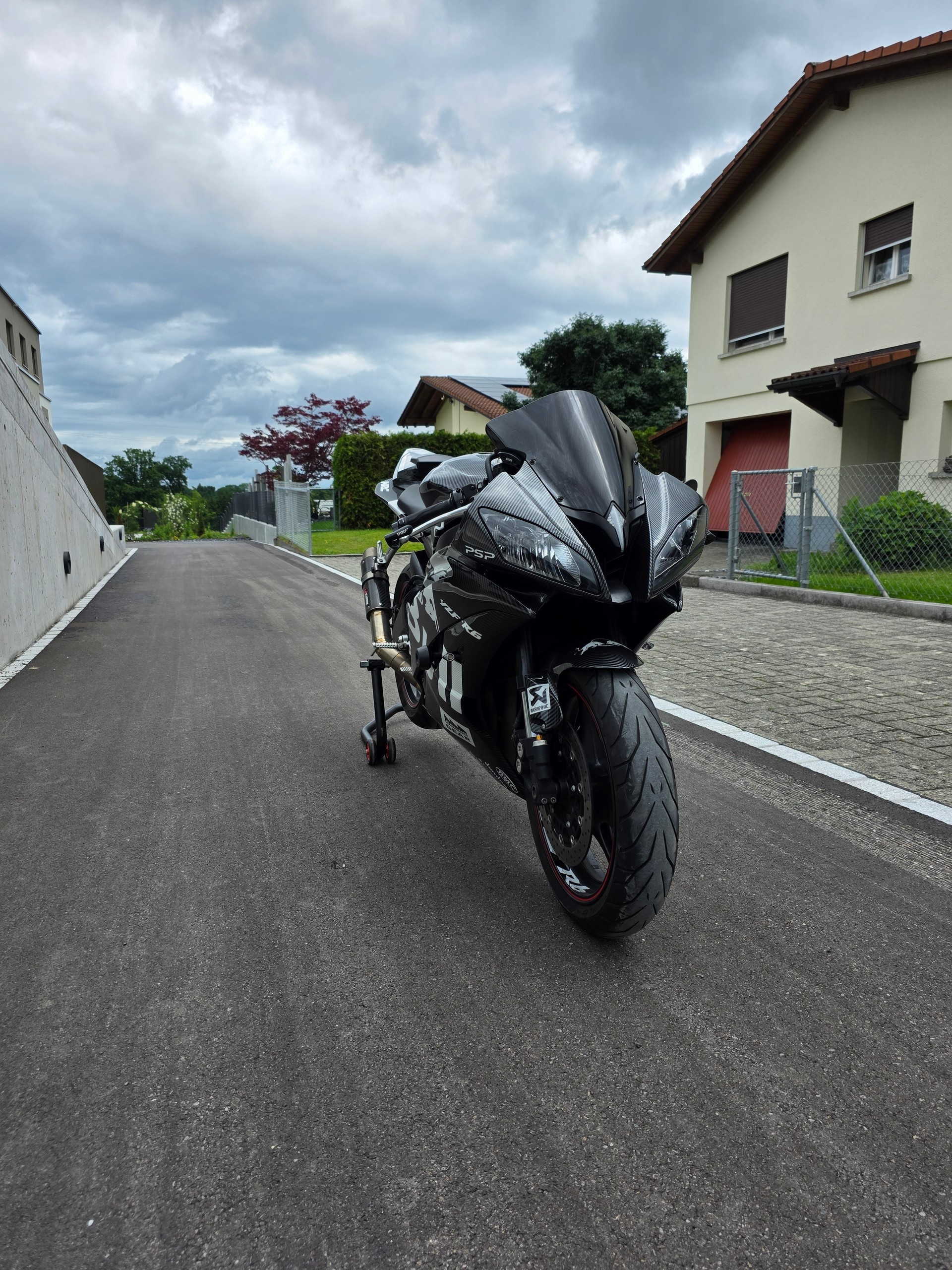 YAMAHA YZF-R6-image-4