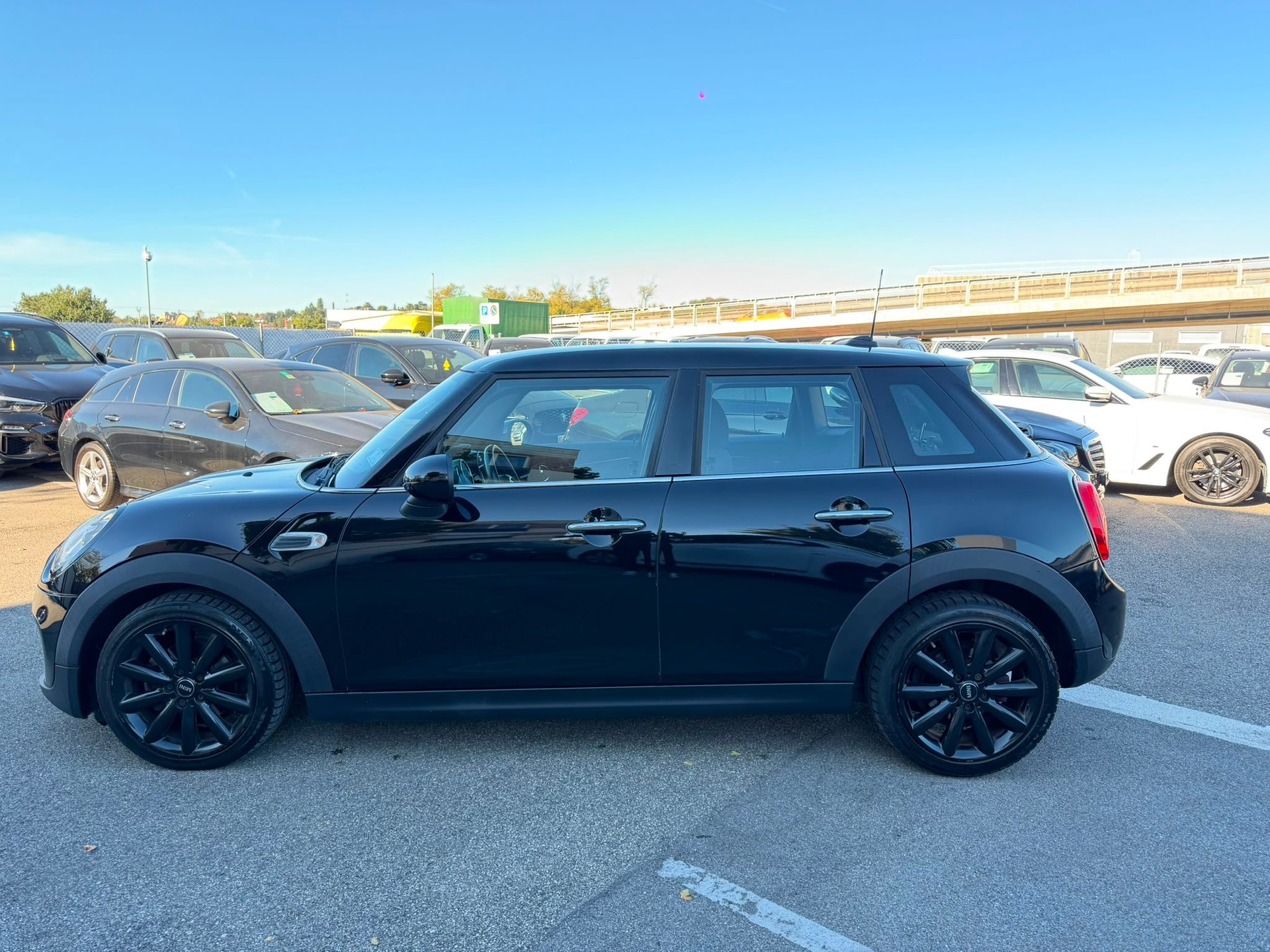 MINI Cooper Classic Edition Steptronic GARANTIE 2 ans 🇨🇭-showroom-element-2