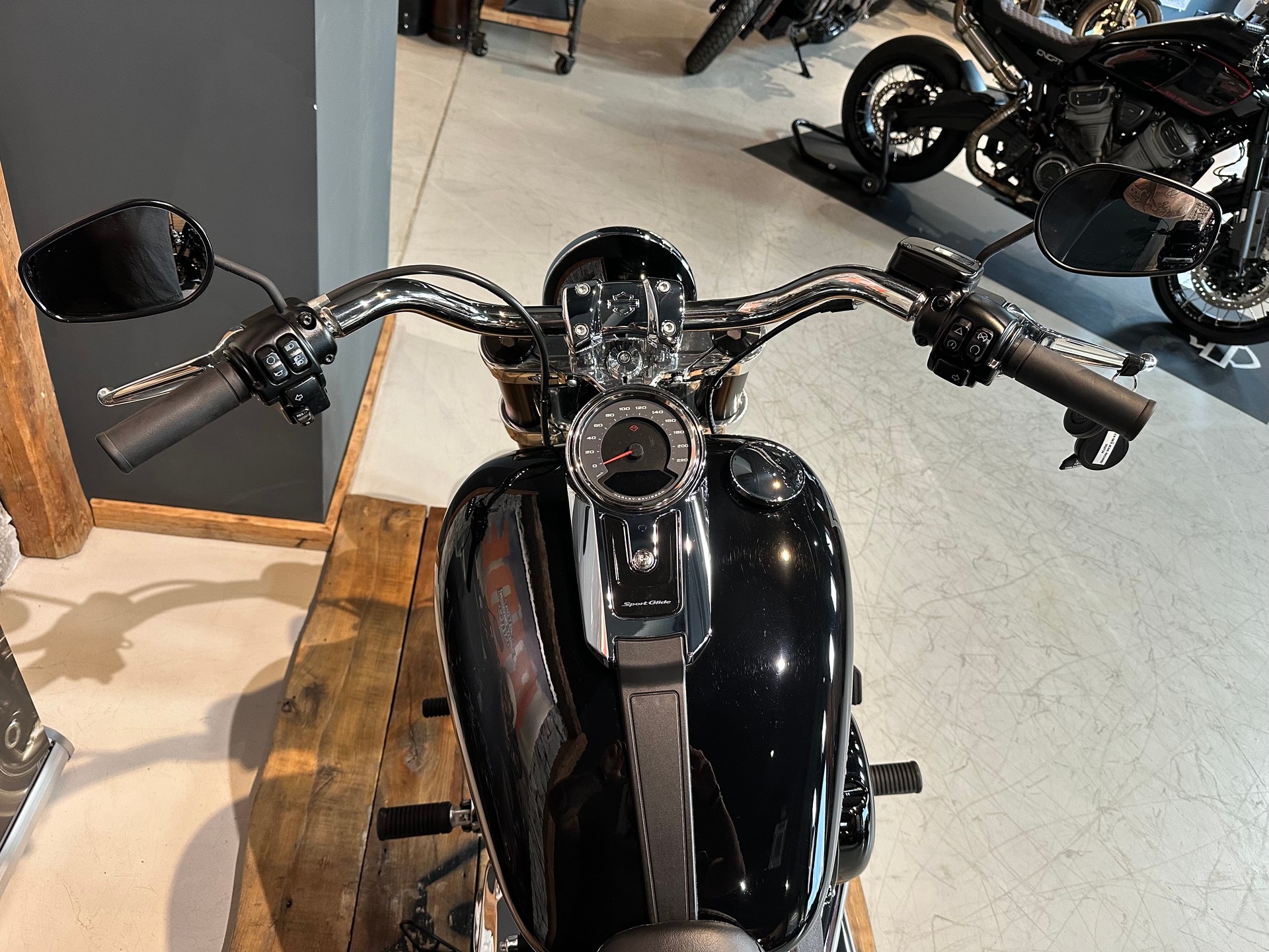 HARLEY-DAVIDSON Sport Glide FLSB (35KW)-image-10