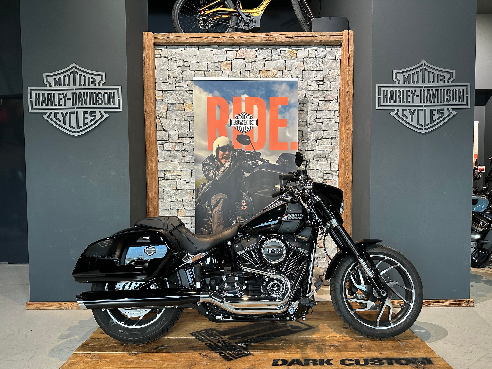 HARLEY-DAVIDSON Sport Glide FLSB (35KW)