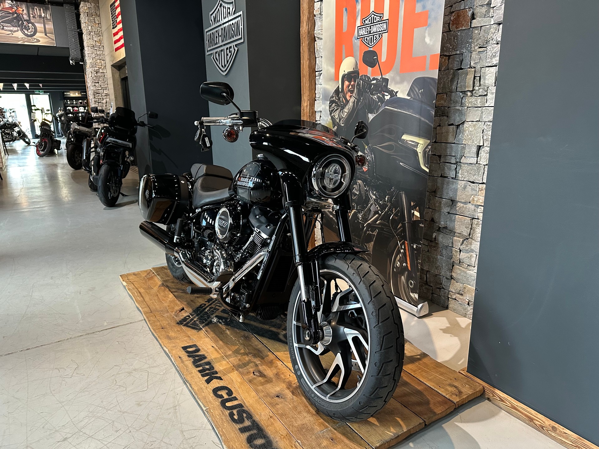 HARLEY-DAVIDSON Sport Glide FLSB (35KW)-showroom-element-2