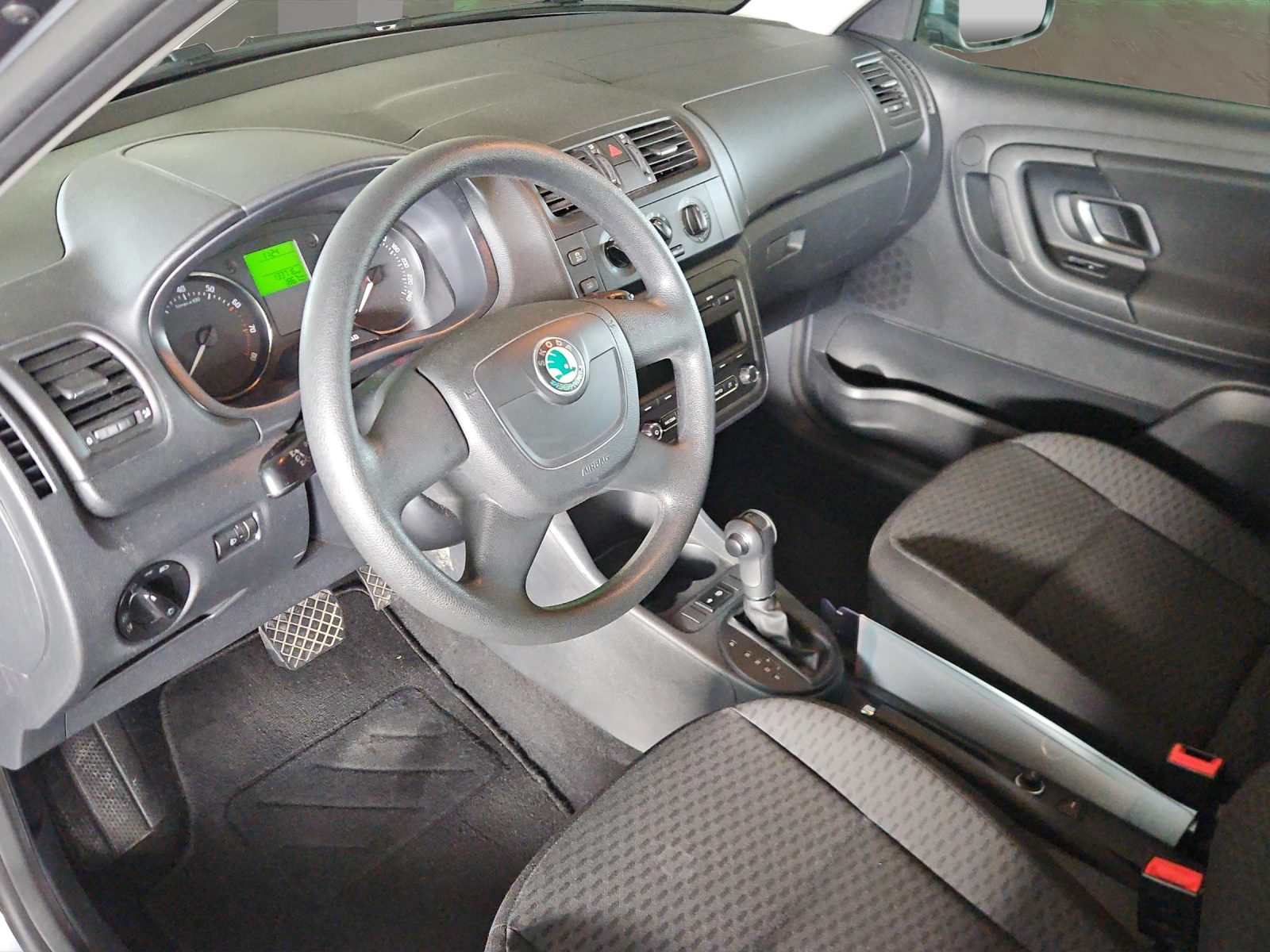 SKODA Fabia 1.2 TSI Ambition DSG-image-6